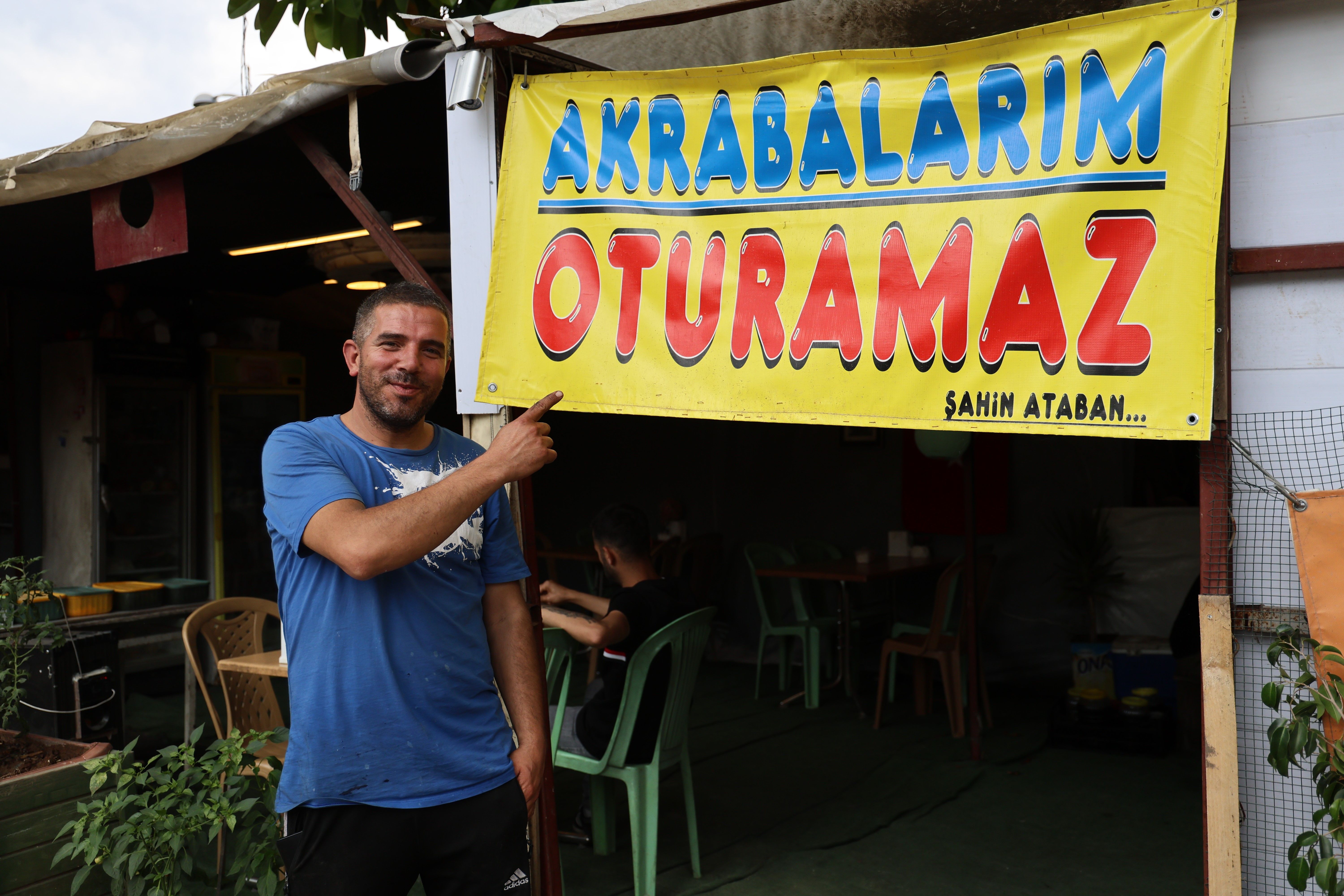 Yer: Adana... İş yerine öyle bir afiş astı ki gören hem şaşırdı hem güldü - 2. Resim