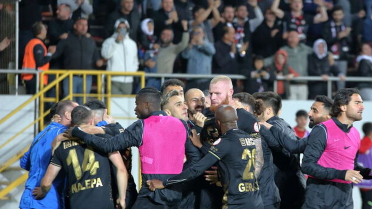 Çorumspor, Süper Lig&#039;e 1 adım daha yaklaştı! Kocaeli engelini aştı