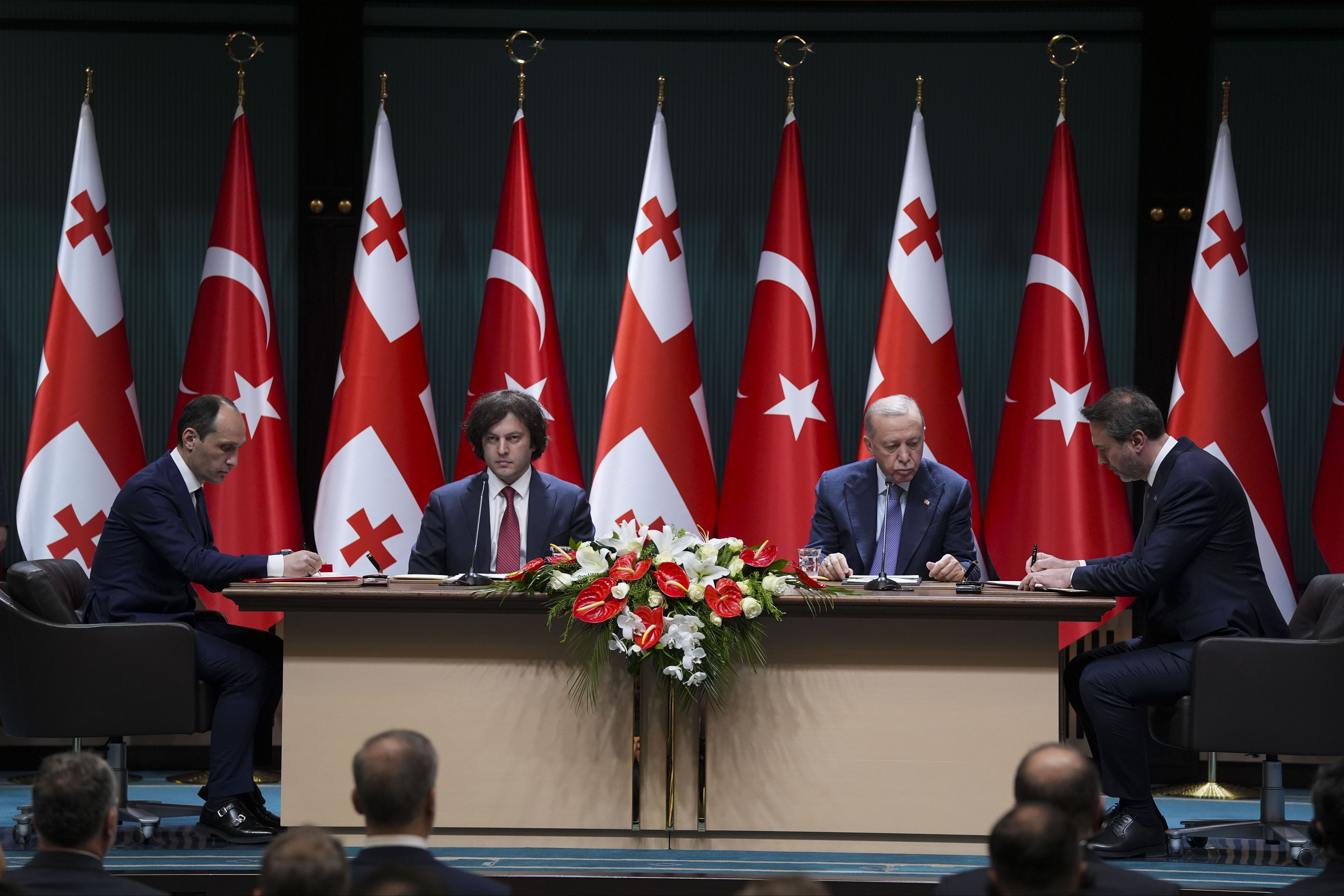 Erdoğan ile Gürcistan Başbakanı ortak basın toplantısında konuştu Erdoğan ile Gürcistan Başbakanı ortak basın toplantısında konuştu - 4. Resim