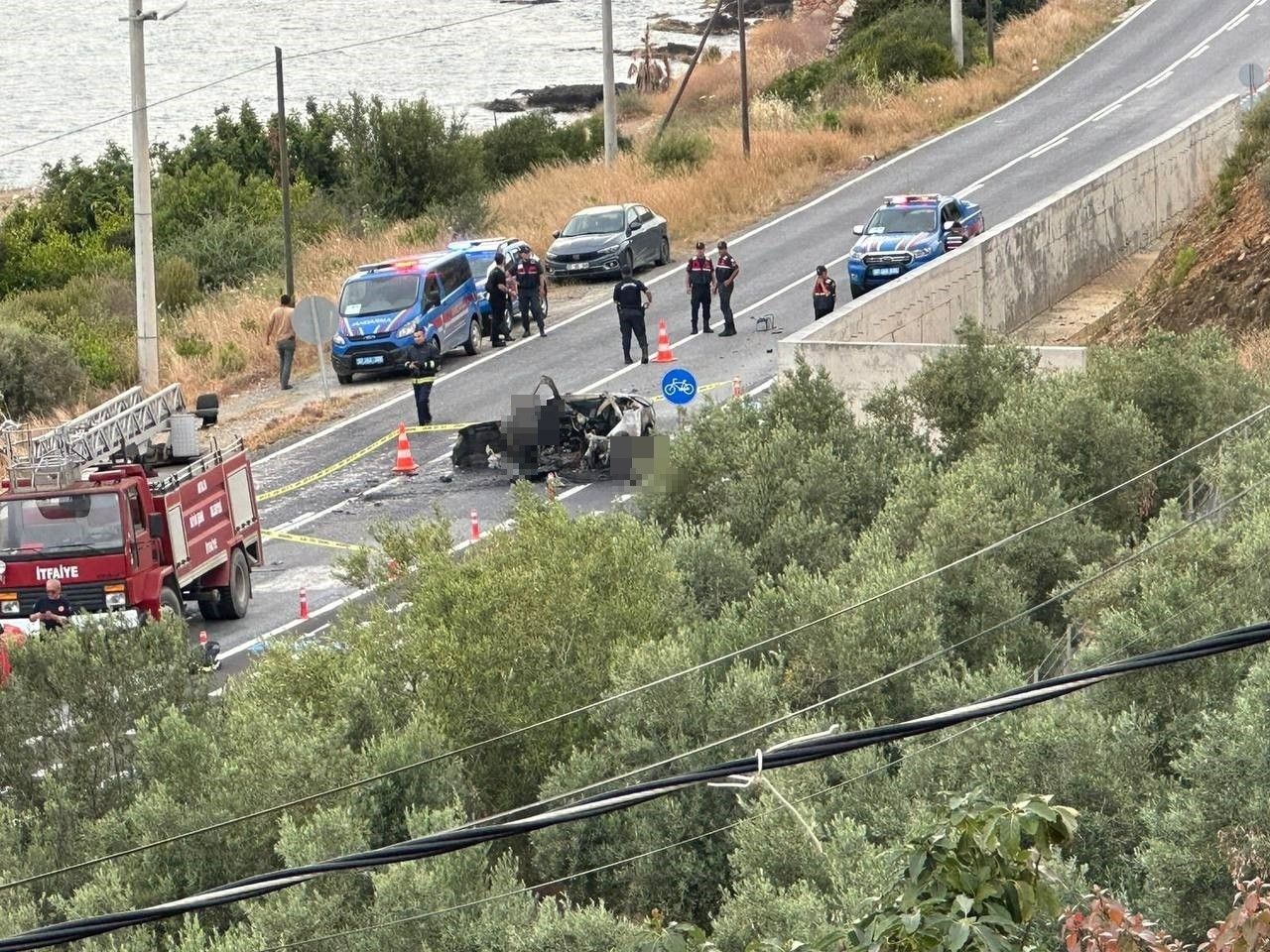 Antalya'da cayır cayır yanan otomobilden çıkamadılar! Polonyalı çift feci şekilde can verdi Antalya'da cayır cayır yanan otomobilden çıkamadılar! Polonyalı çift feci şekilde can verdi - 1. Resim