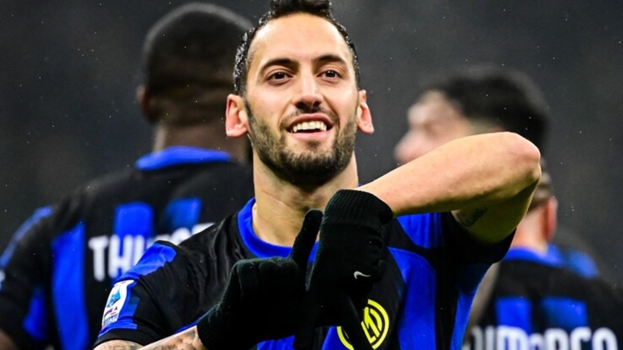 Hakan Çalhanoğlu isyan etti: Dışlanmış gibi hissediyorum, içimi acıtıyor Hakan Çalhanoğlu isyan etti: Dışlanmış gibi hissediyorum, içimi acıtıyor - 2. Resim