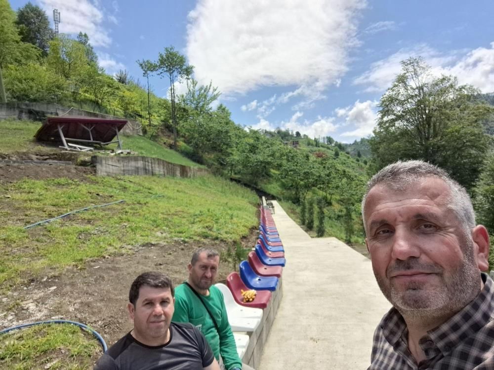 Mezarlığı stada &ccedil;evirdiler! Sebebi duyanları şaşırttı - 3. Resim