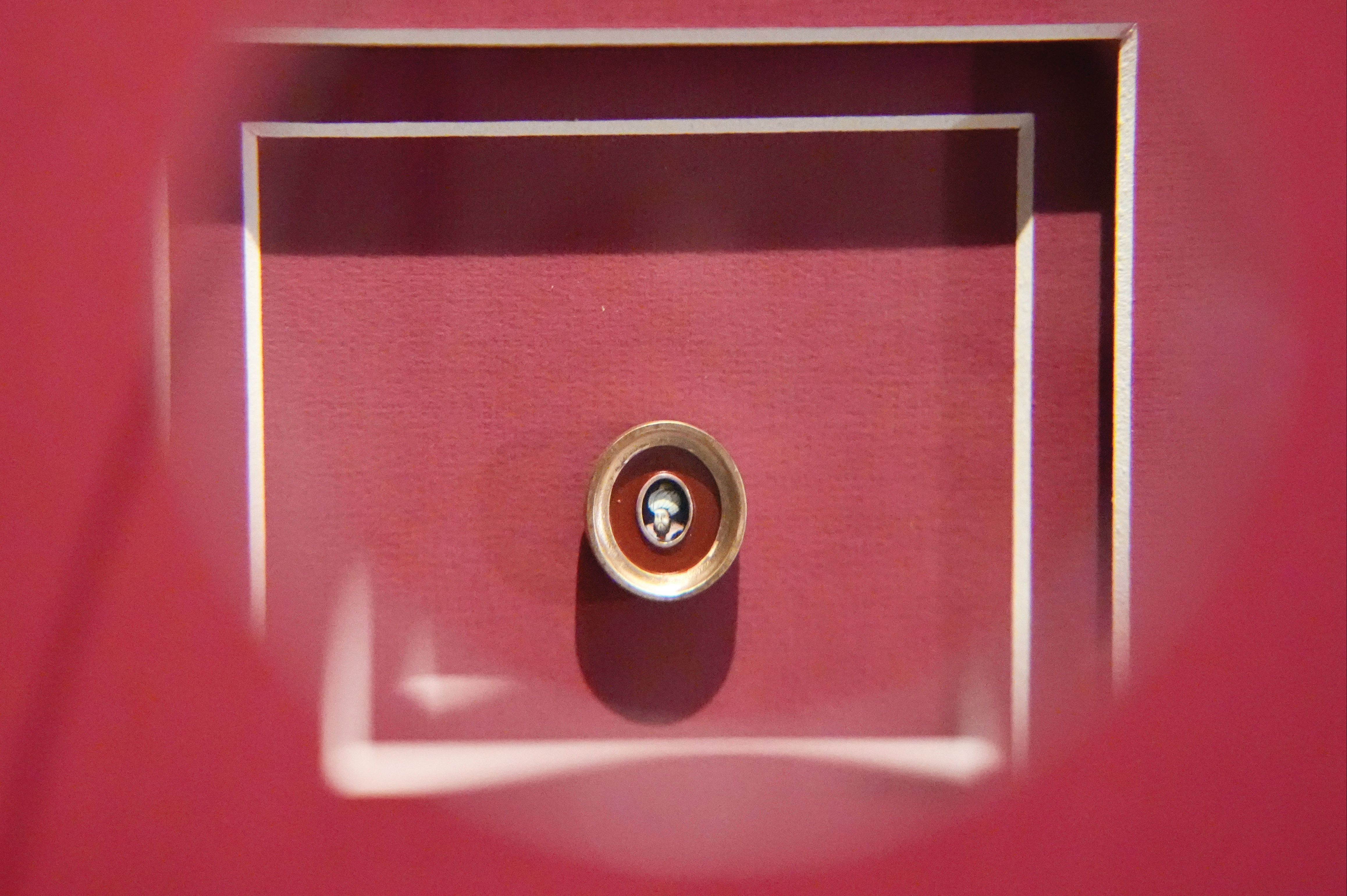 Mikro resimlerde başka bir hikâye var! Sanatçı Murat Uçar eserlerini milimetrelere sığdırıyor - 3. Resim