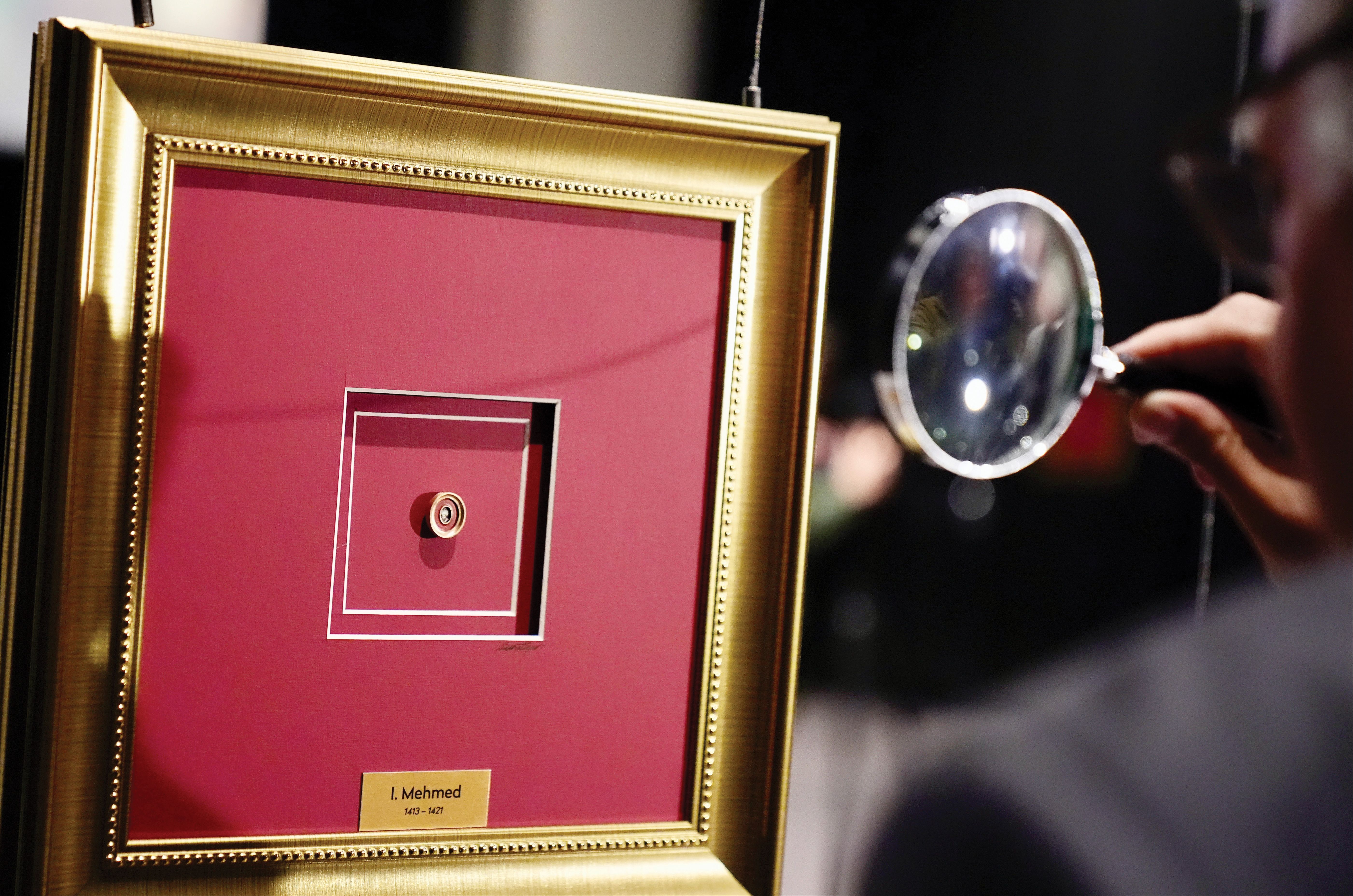 Mikro resimlerde başka bir hikâye var! Sanatçı Murat Uçar eserlerini milimetrelere sığdırıyor - 2. Resim