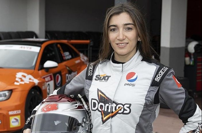 Seda Kaçan, 19 Mayıs'ta TCR Avrupa Dayanıklılık Şampiyonası’nda tek kadın olarak piste çıkacak Seda Kaçan, 19 Mayıs'ta TCR Avrupa Dayanıklılık Şampiyonası’nda tek kadın olarak piste çıkacak - 1. Resim