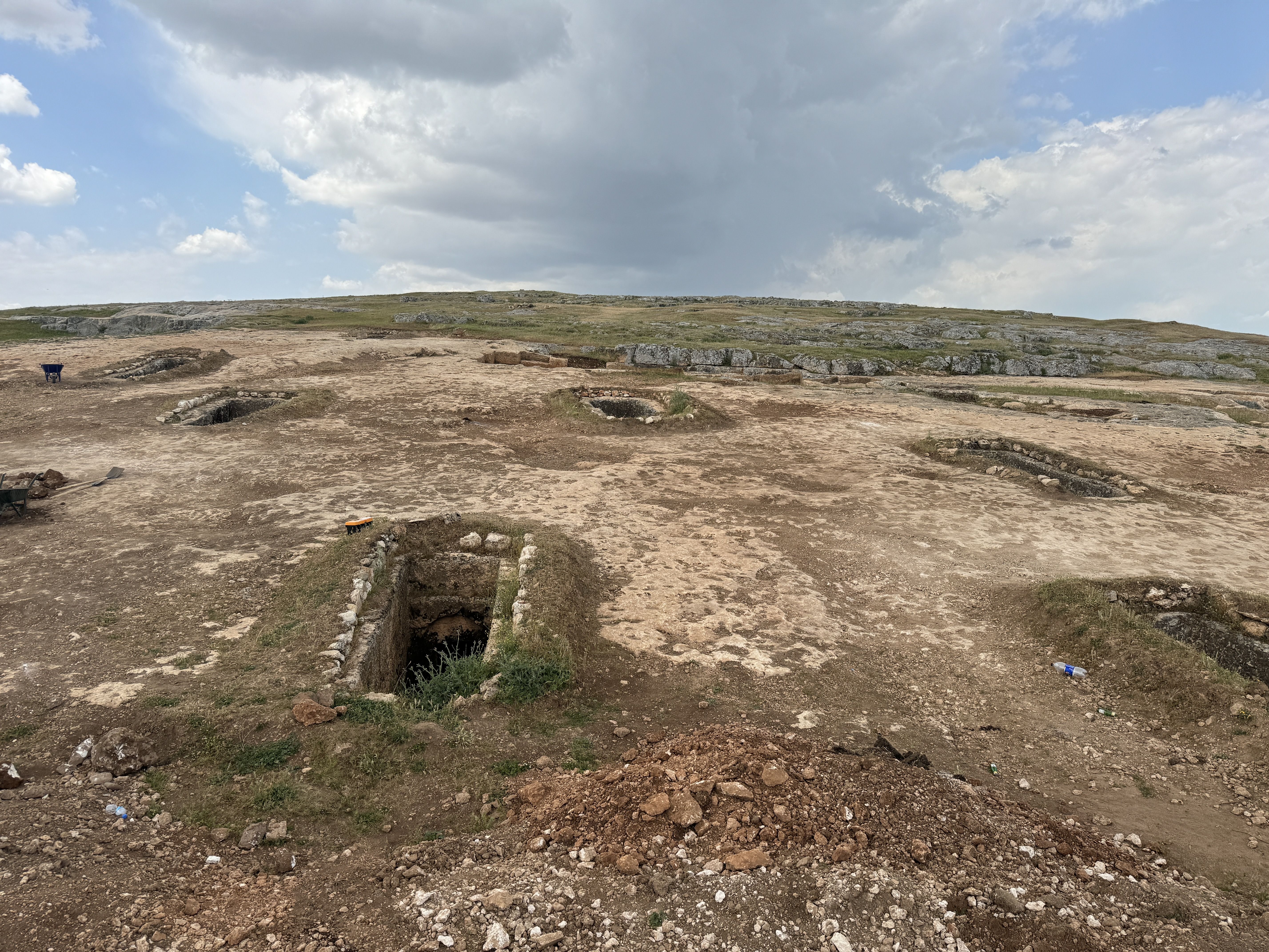 Tharsa kazılarında boğa başlı mezar odası ortaya çıktı Tharsa kazılarında boğa başlı mezar odası ortaya çıktı - 4. Resim