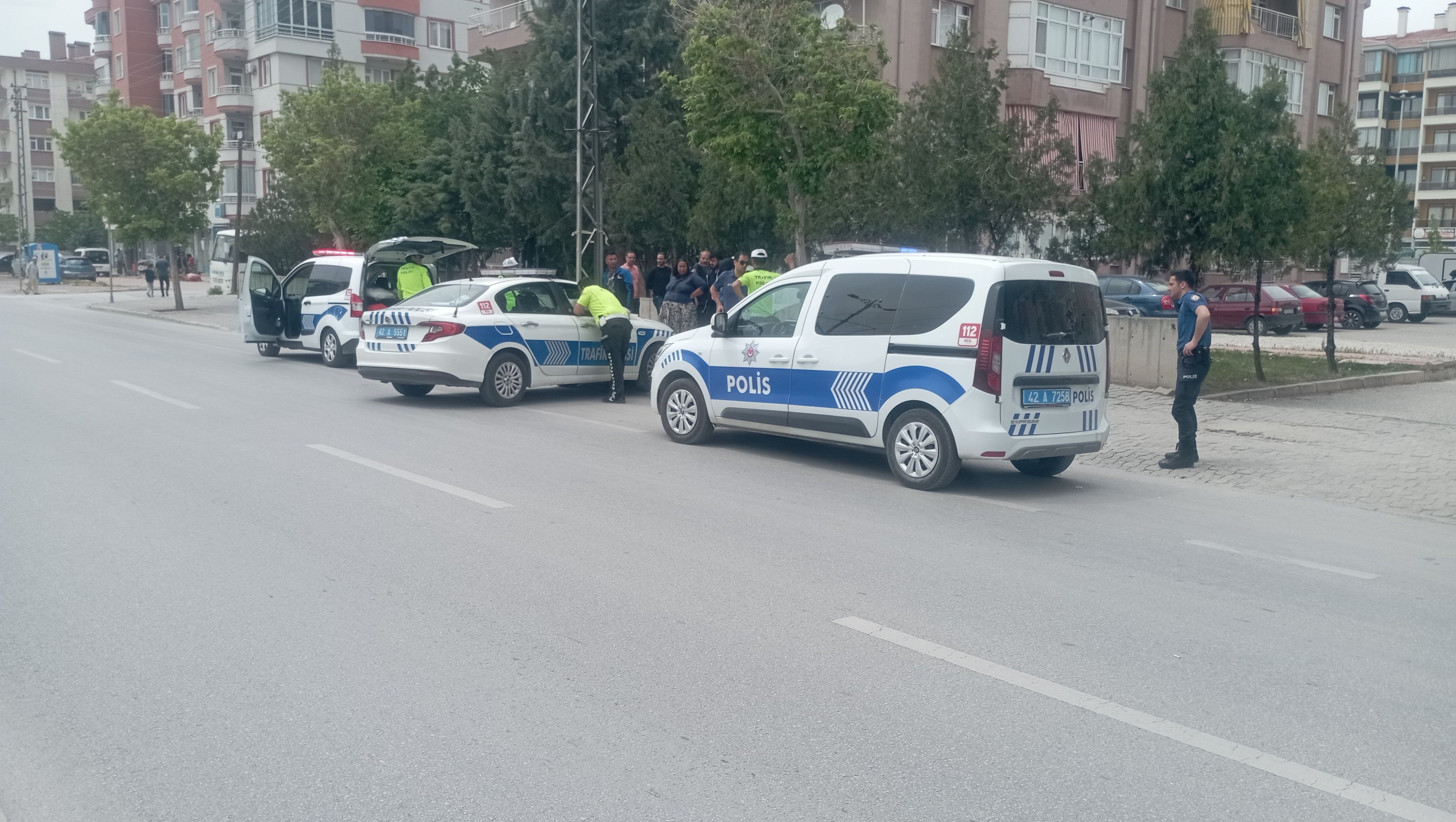 Uyuşturucudan yakalanan yakınını "Zaten içiyorsun..." deyip teselli etti Uyuşturucudan yakalanan yakınını "Zaten içiyorsun..." deyip teselli etti - 2. Resim
