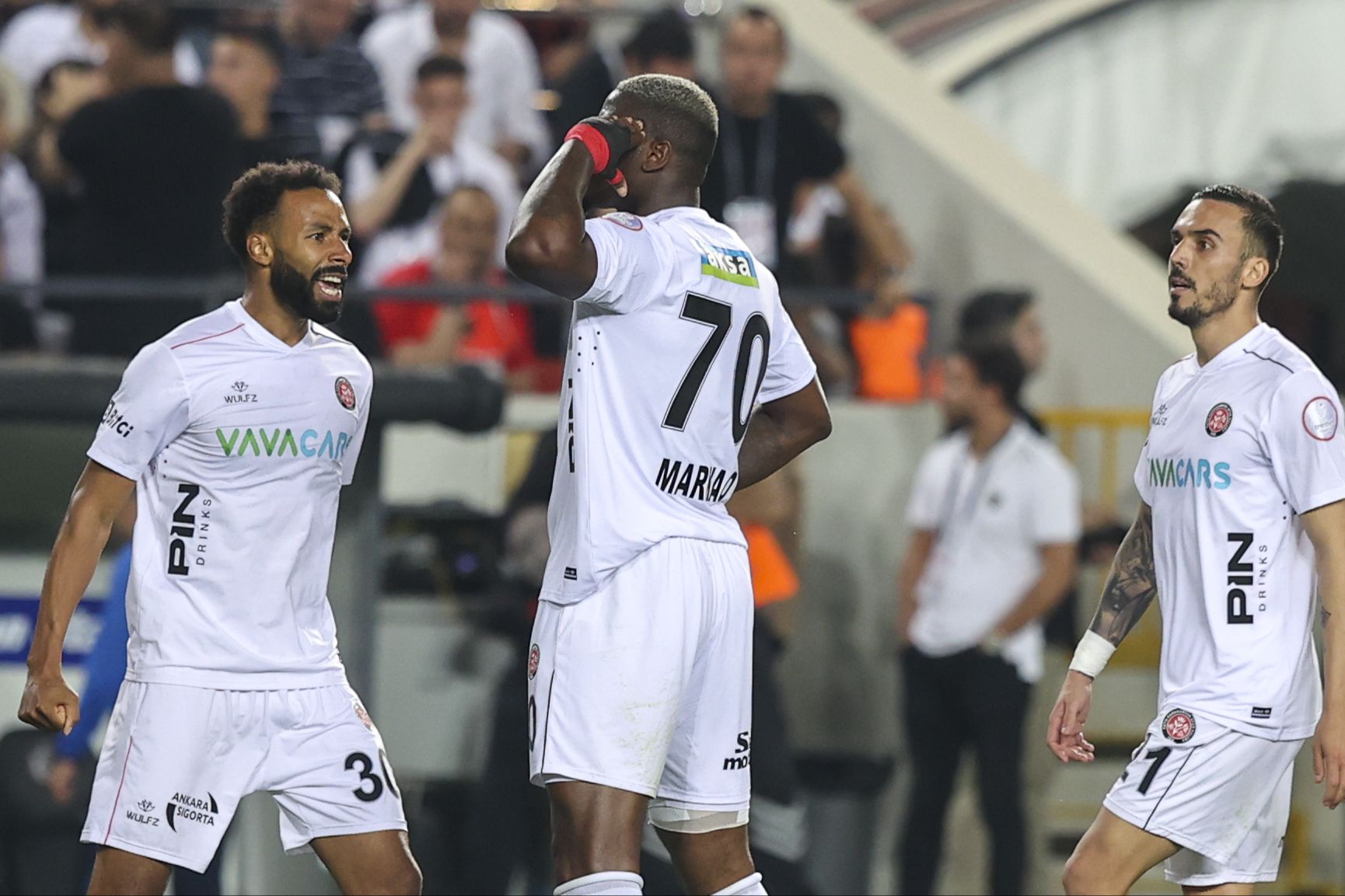 Fatih Karagümrük Süper Lig'den düşen ikinci takım oldu Fatih Karagümrük Süper Lig'den düşen ikin takım oldu - 1. Resim