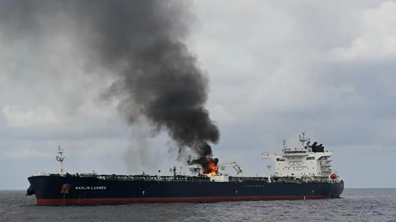 İran destekli Husiler, Kızıldeniz&#039;de Yunanistan&#039;a ait petrol tankerini vurdu