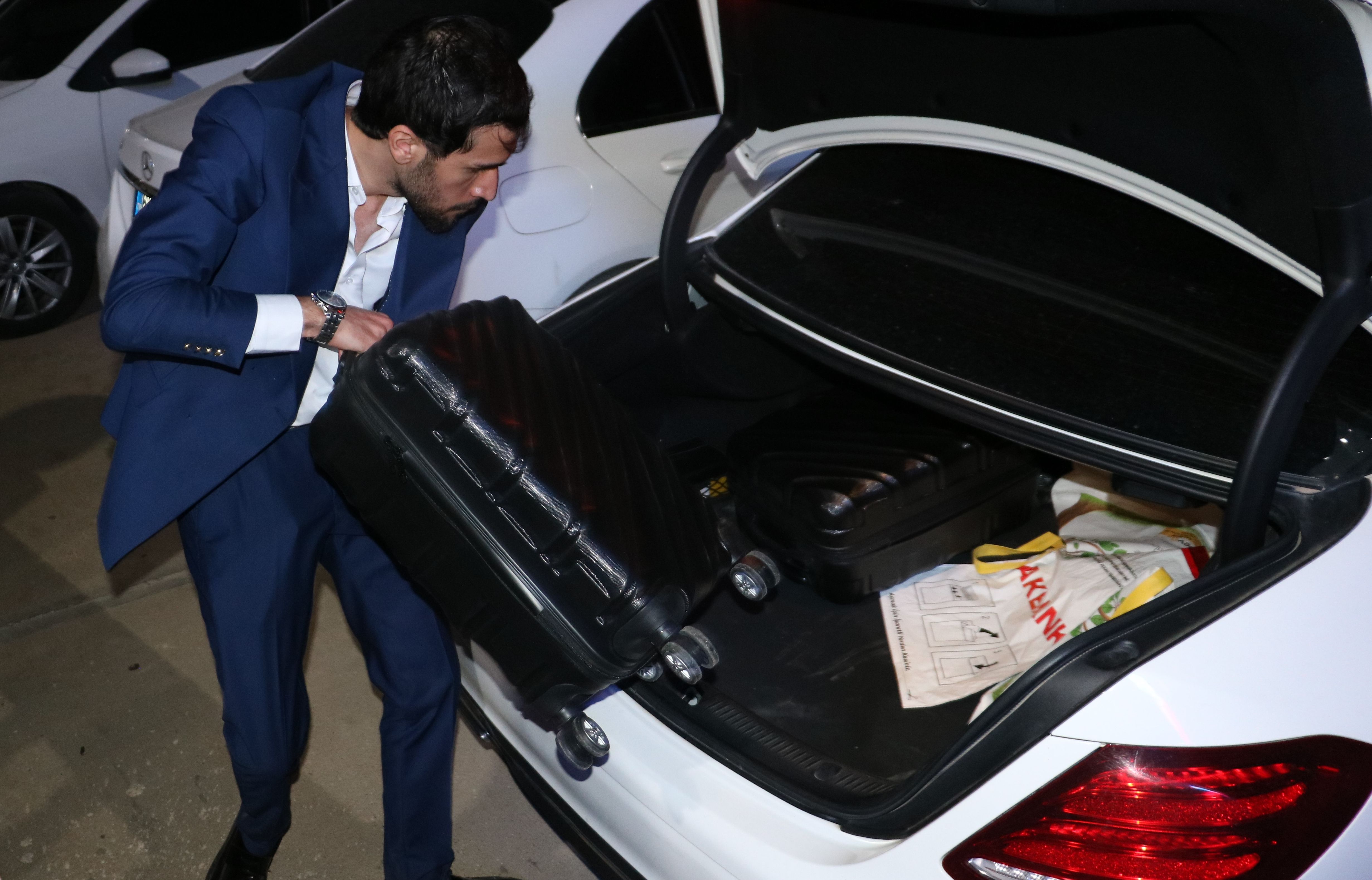 Şanlıurfa'da aşiret düğününde takılar valizlerle taşındı - 3. Resim