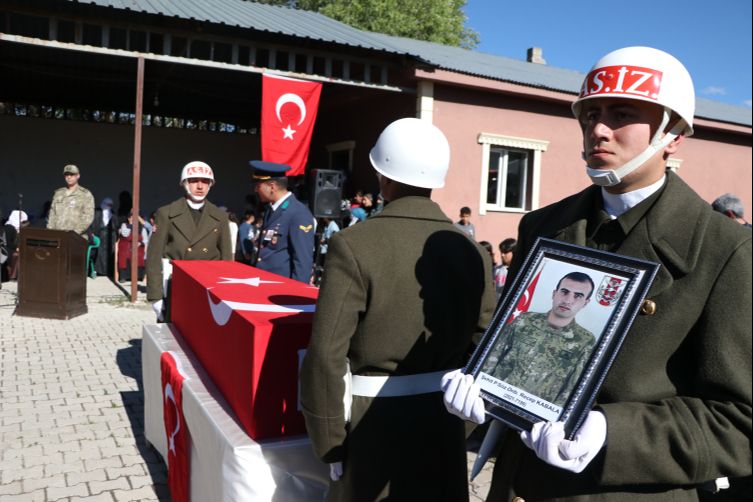 Şehit Onbaşı Recep Kabala, son yolculuğuna uğurlandı - 3. Resim