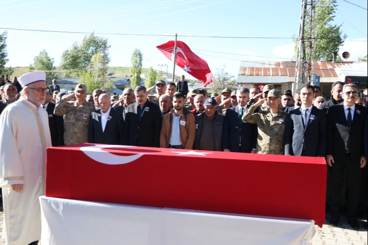 Şehit Onbaşı Recep Kabala, son yolculuğuna uğurlandı - 2. Resim