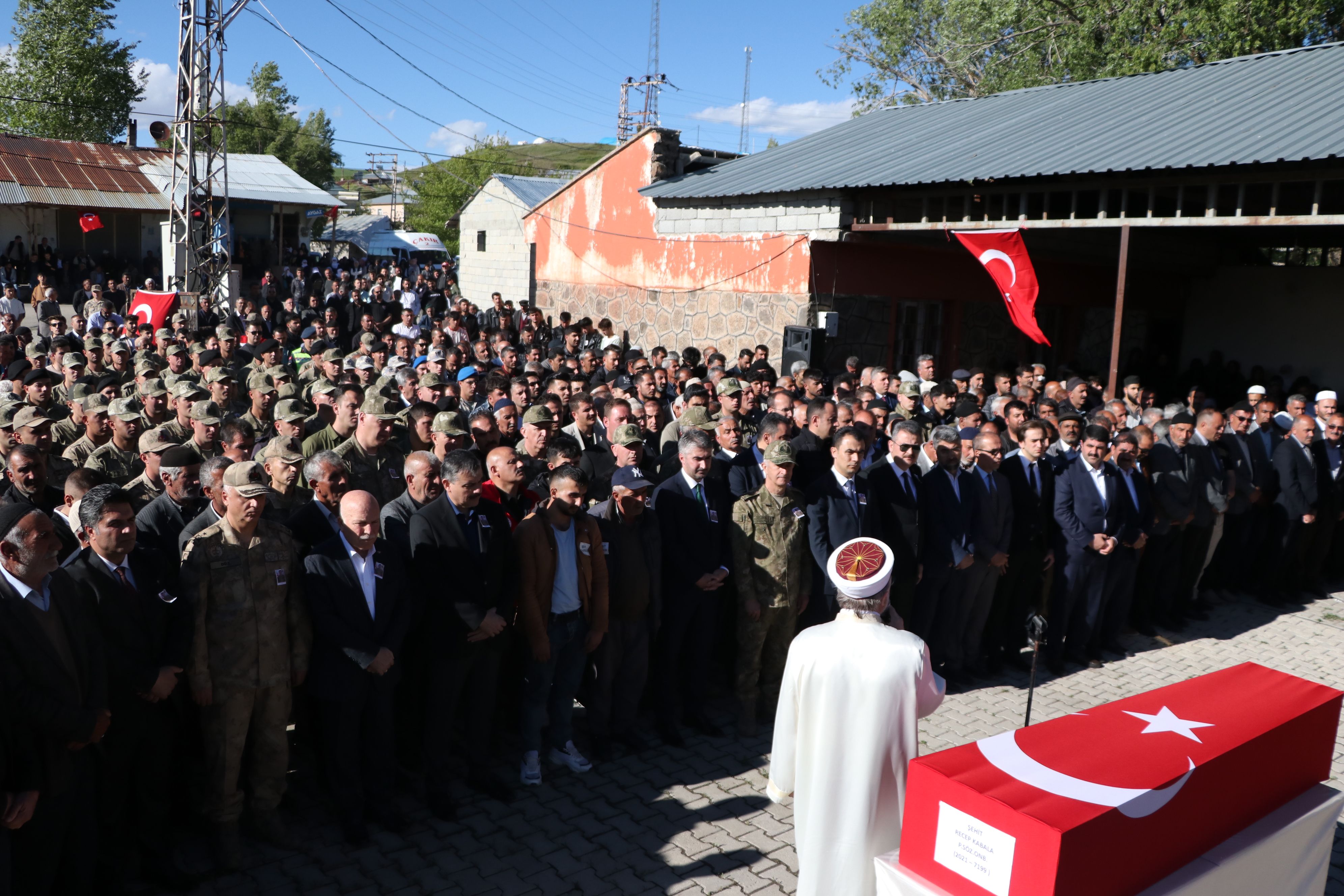 Şehit Onbaşı Recep Kabala, son yolculuğuna uğurlandı - 1. Resim