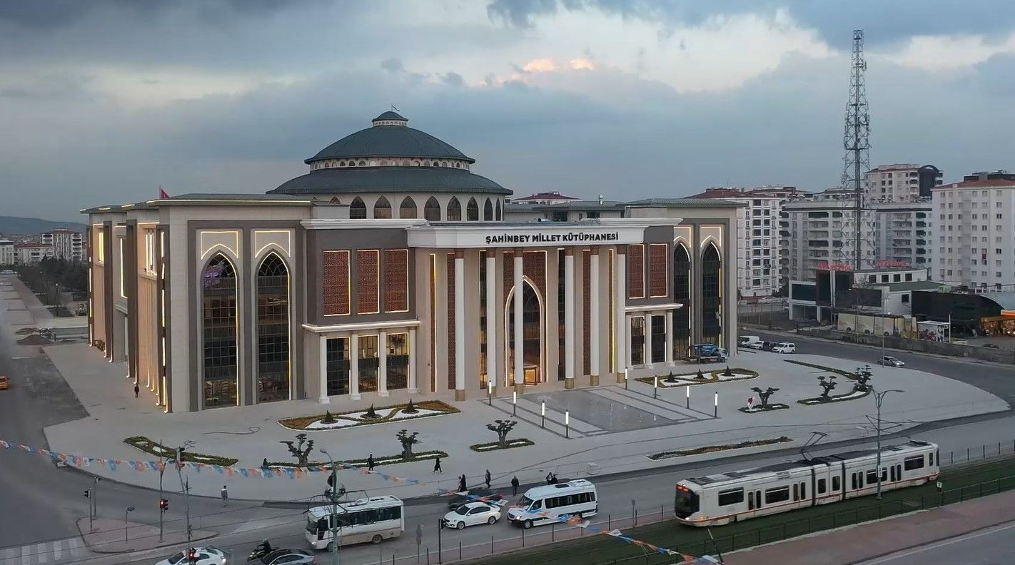 Türkiye'nin en büyük ikinci kütüphanesi açıldı! Şahinbey Millet Kütüphanesi günlük 20 bin kişiye hizmet verebiliyor Türkiye'nin en büyük ikinci kütüphanesi açıldı! Şahinbey Millet Kütüphanesi günlük 20 bin kişiye hizmet verebiliyor - 4. Resim