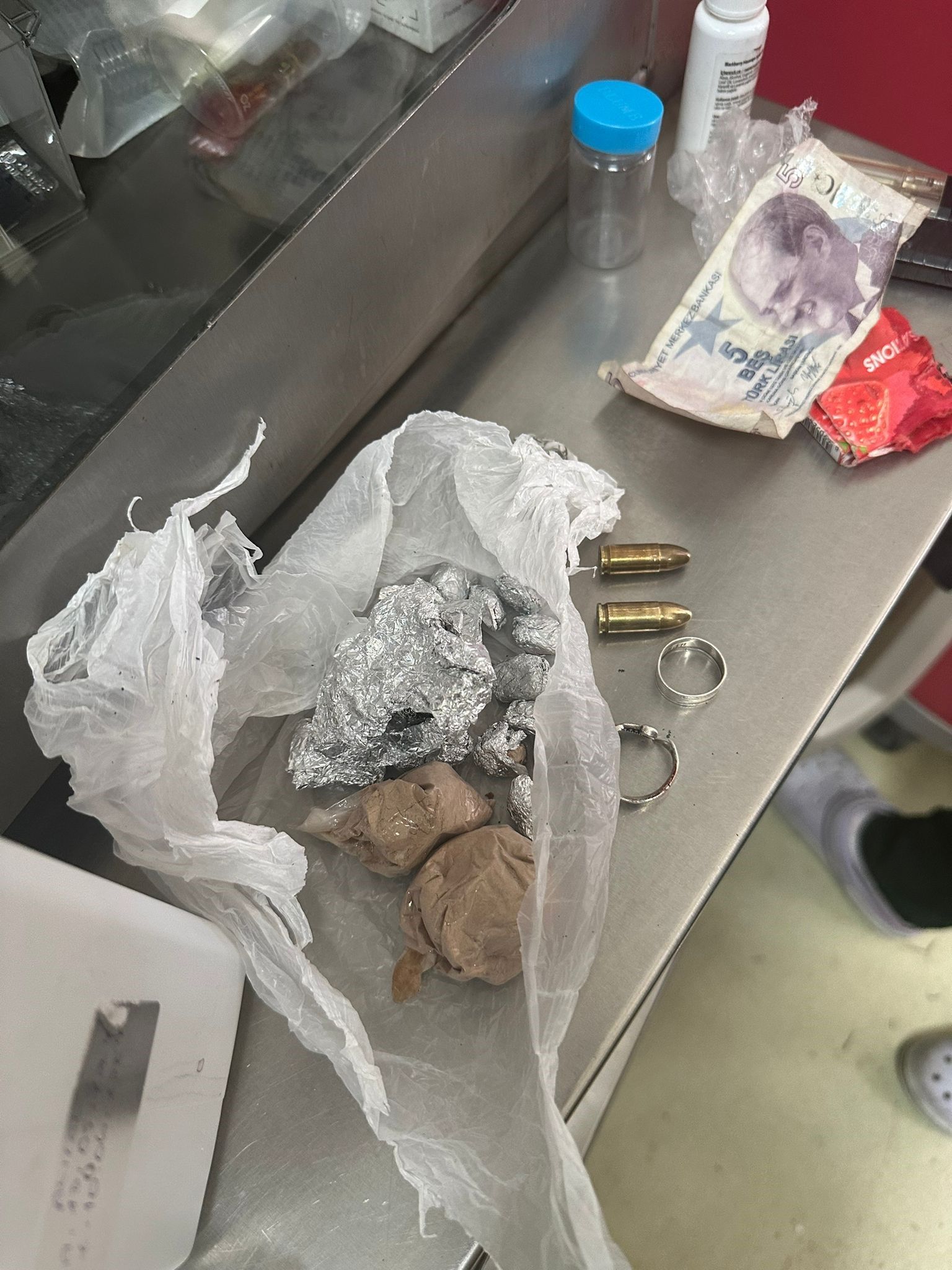Arnavutköy’de güpegündüz polise silah çektiler! GBT kontrolünde 1 ölü, 1 ağır yaralı Arnavutköy’de güpegündüz polise silah çektiler! GBT kontrolünde 1 ölü, 1 ağır yaralı - 5. Resim