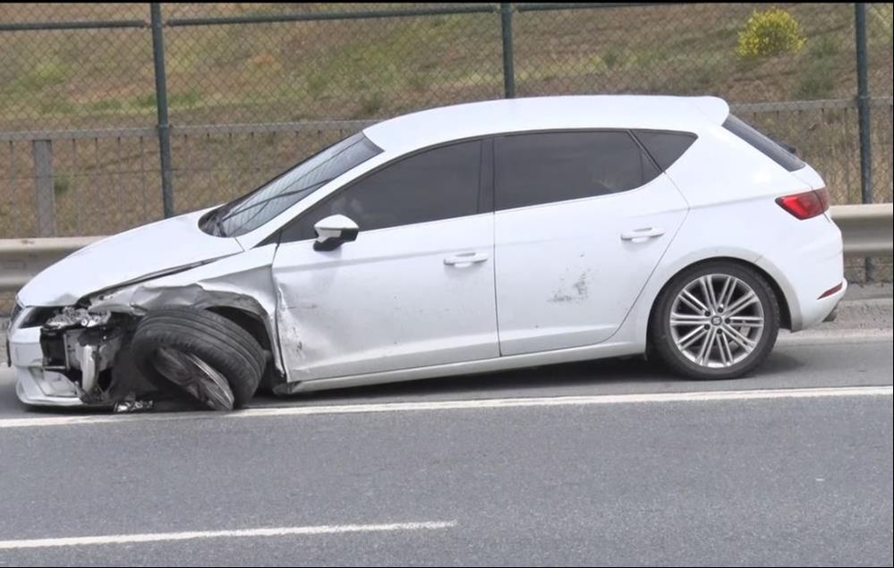 Eyüpsultan'da makas atan alkollü sürücü dehşet saçtı! 3 araç birbirine girdi - 2. Resim