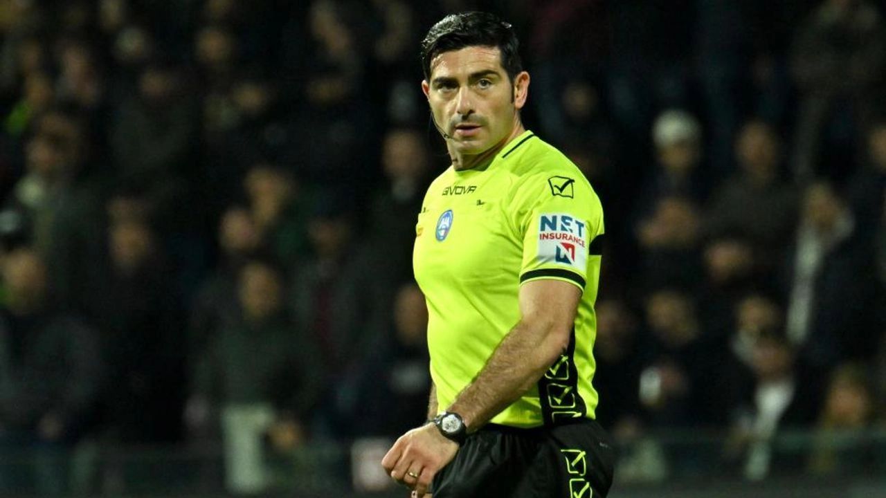 Galatasaray - Fenerbahçe derbisinin VAR hakemi açıklandı! Tarihte bir ilk yaşanacak Galatasaray - Fenerbahçe derbisinin VAR hakemi açıklandı! Tarihte bir ilk yaşanacak - 1. Resim