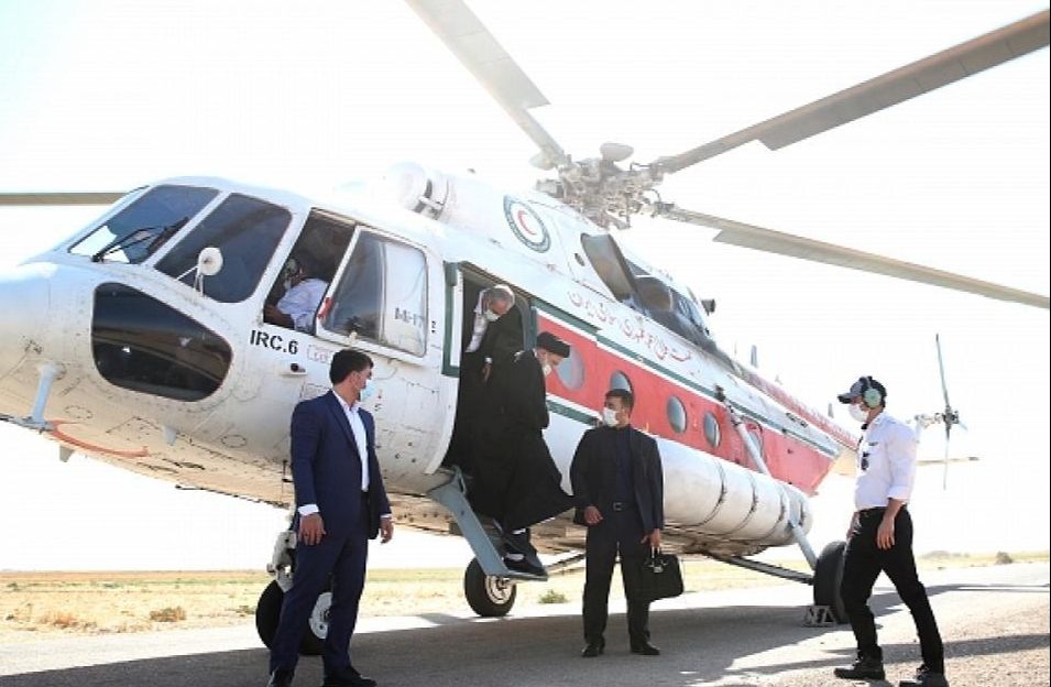 Reisi dahil beraberindeki heyetten kurtulan yok! İşte enkazdan en net görüntü İran Cumhurbaşkanı Reisi'yi taşıyan helikopter kaza yaptı! Olay yeri tespit edildi, işte bölgeden ilk görüntüler - 1. Resim