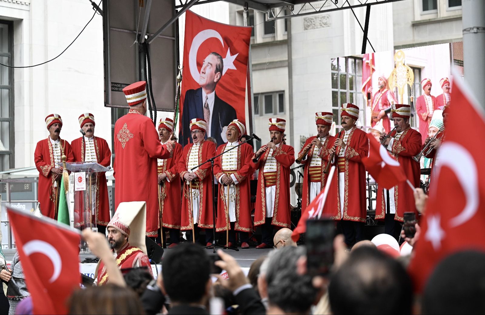New York sokakları ay yıldızlı bayraklarla donatıldı! Türk Günü Yürüyüşü'nde büyük coşku - 3. Resim