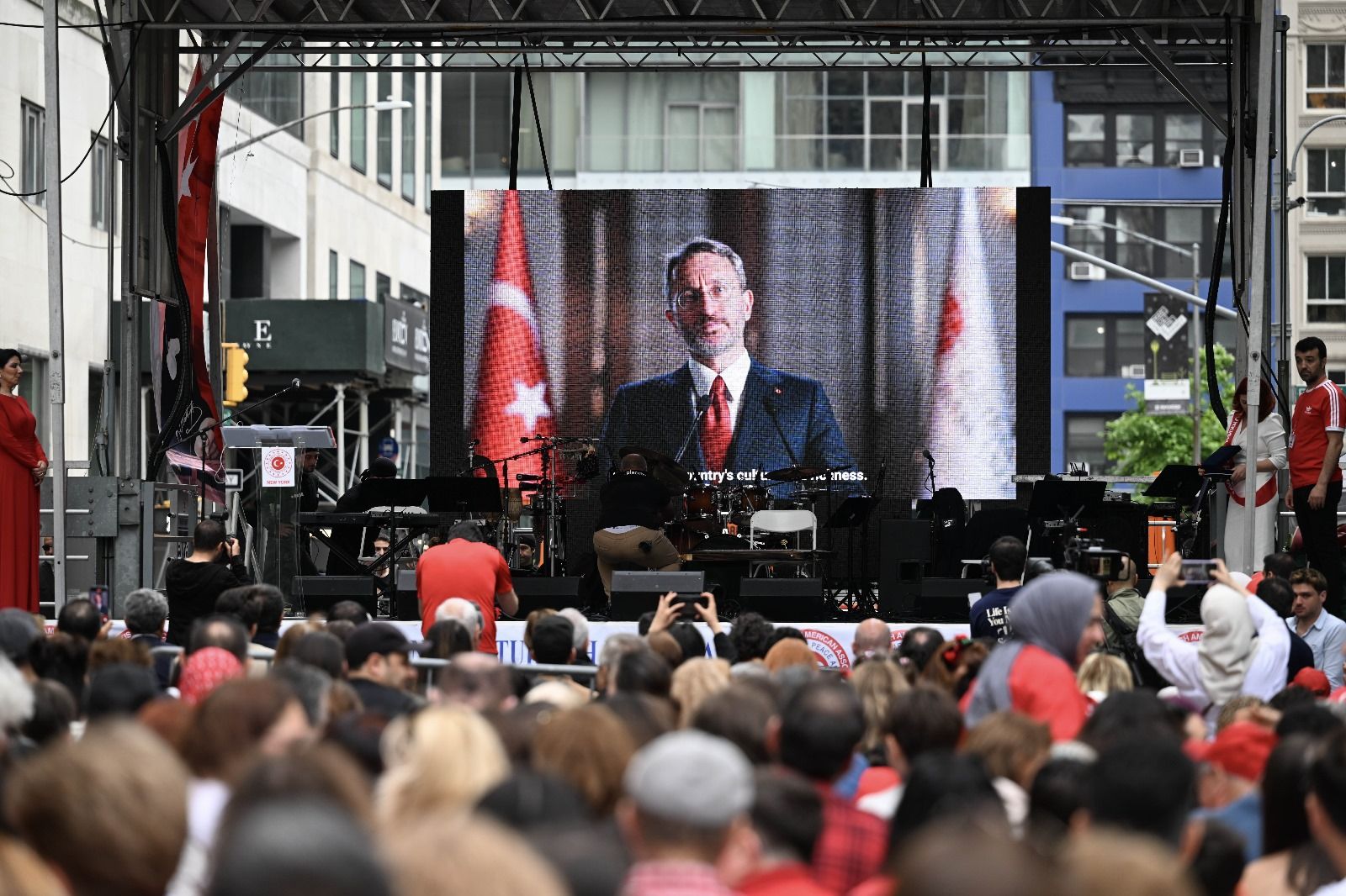 New York sokakları ay yıldızlı bayraklarla donatıldı! Türk Günü Yürüyüşü'nde büyük coşku - 5. Resim