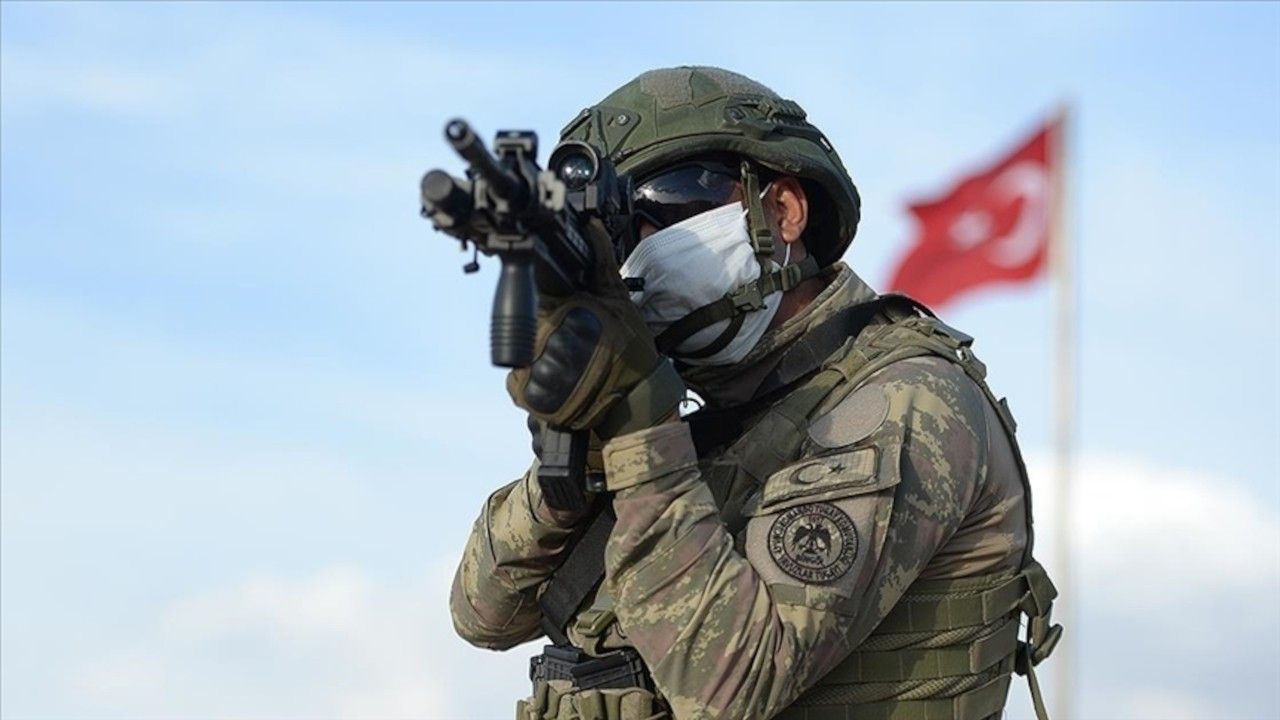 Terör örgütü PKK Gara’yı boşaltıyor! Mehmetçiğin harekât hazırlığı hainleri korkuttu
