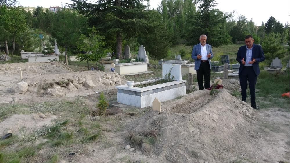 Anne - kız feci şekilde can verdi! Küle dönen evden geriye oksijen tüpü kaldı Anne - kız feci şekilde can verdi! Küle dönen evden geriye oksijen tüpü kaldı - 3. Resim