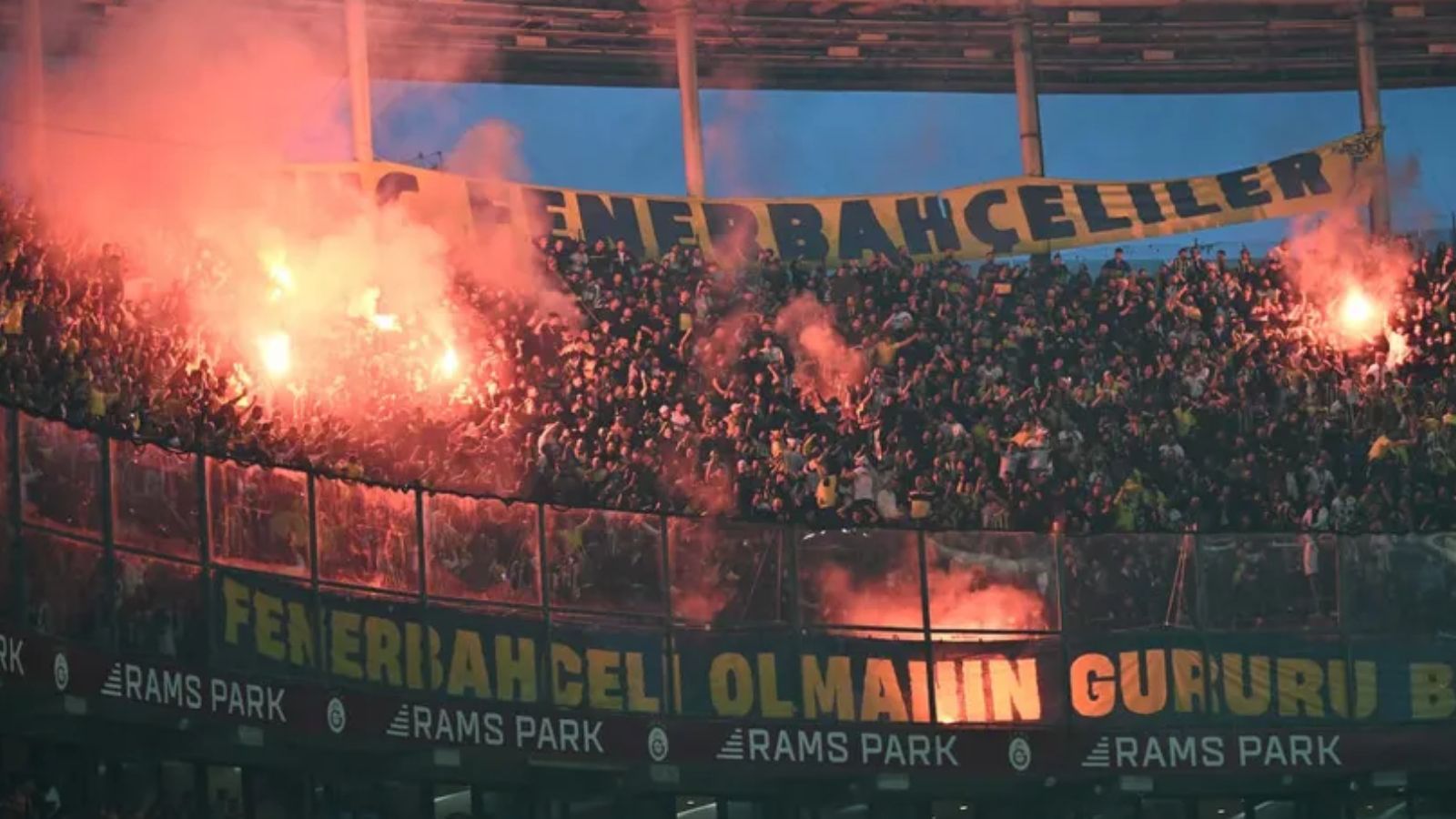 Galatasaray-Fenerbahçe derbisinin ardından 35 taraftara yasal işlem yapıldı - 1. Resim