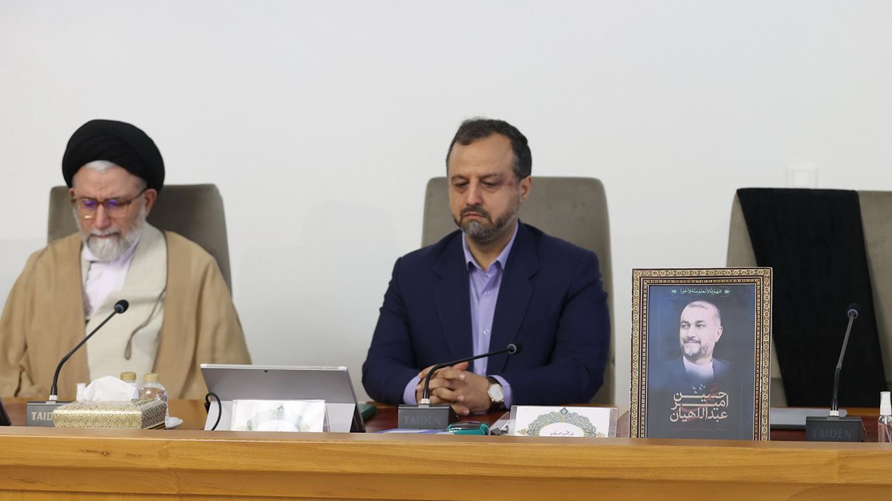 Reisi'nin ölümünün ardından... İran'da seçime kadar görev Muhbir'in Reisi'nin ölümünün ardından... İran'da seçime kadar görev Muhbir'in - 2. Resim