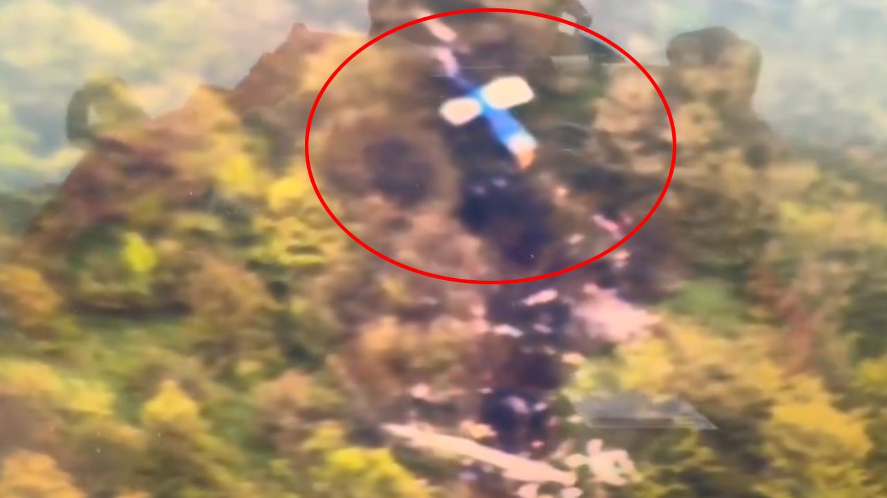 Reisi dahil beraberindeki heyetten kurtulan yok! İşte enkazdan en net görüntü Reisi'yi taşıyan helikopterin enkazı bulundu! Durum iyi değil, yaşam belirtisi yok... - 1. Resim