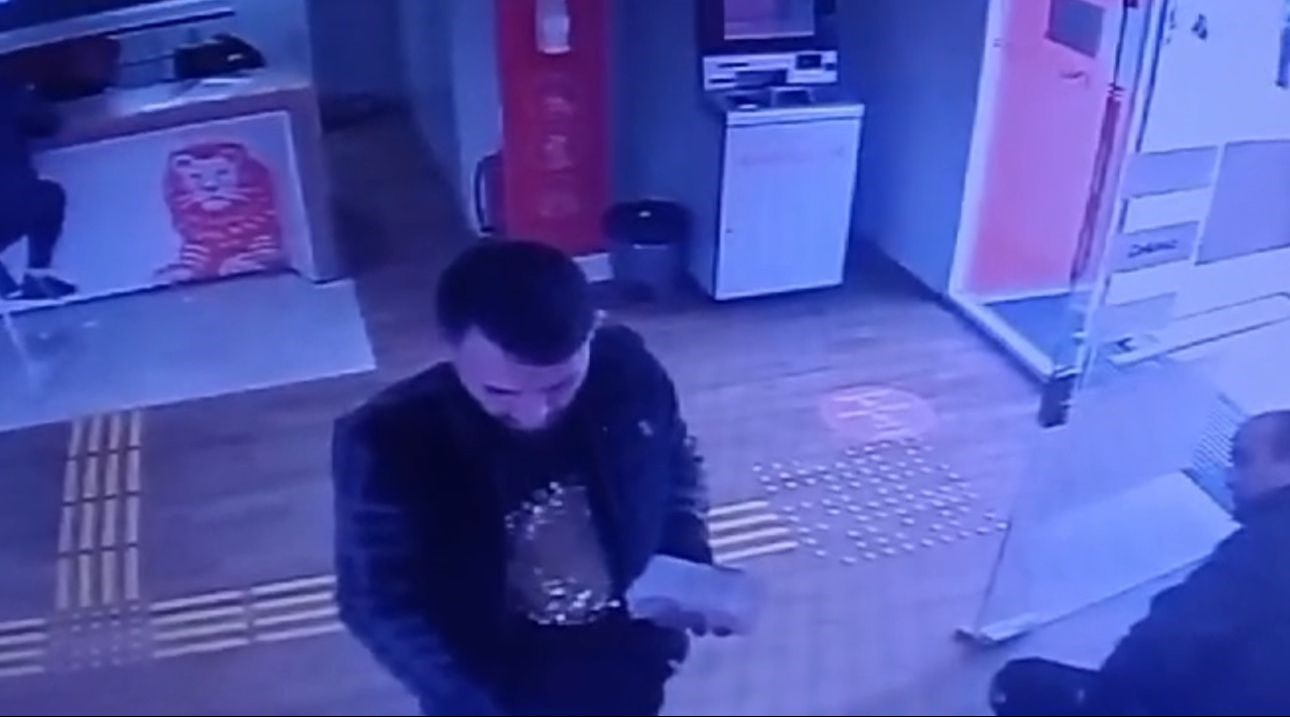 Sahte genç kız çetesine asayiş vurgunu: Hevesleri kursaklarında kaldı! Kurbanlarına attıkları mesajlar ifşa oldu - 1. Resim