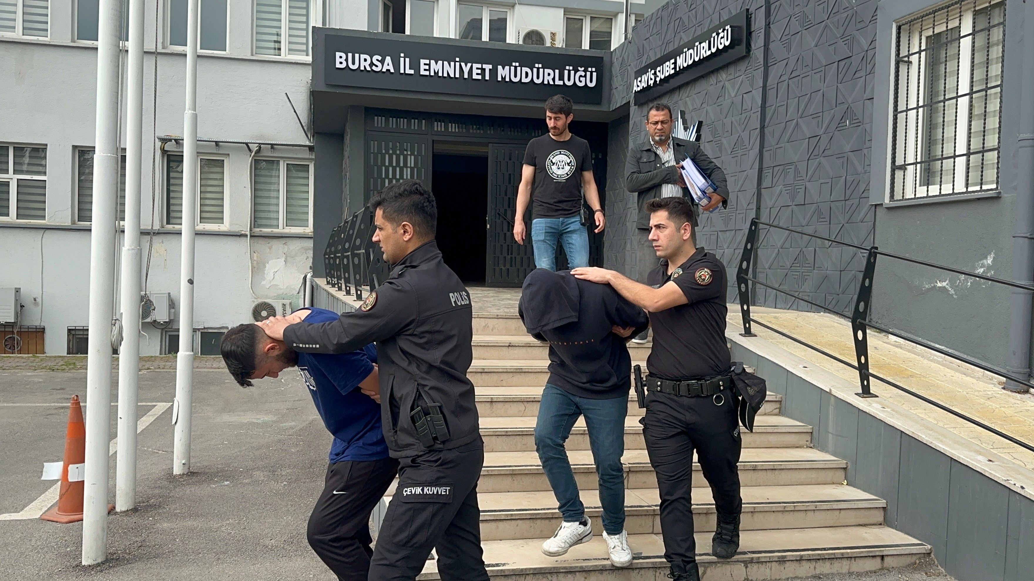Sahte genç kız çetesine asayiş vurgunu: Hevesleri kursaklarında kaldı! Kurbanlarına attıkları mesajlar ifşa oldu - 3. Resim