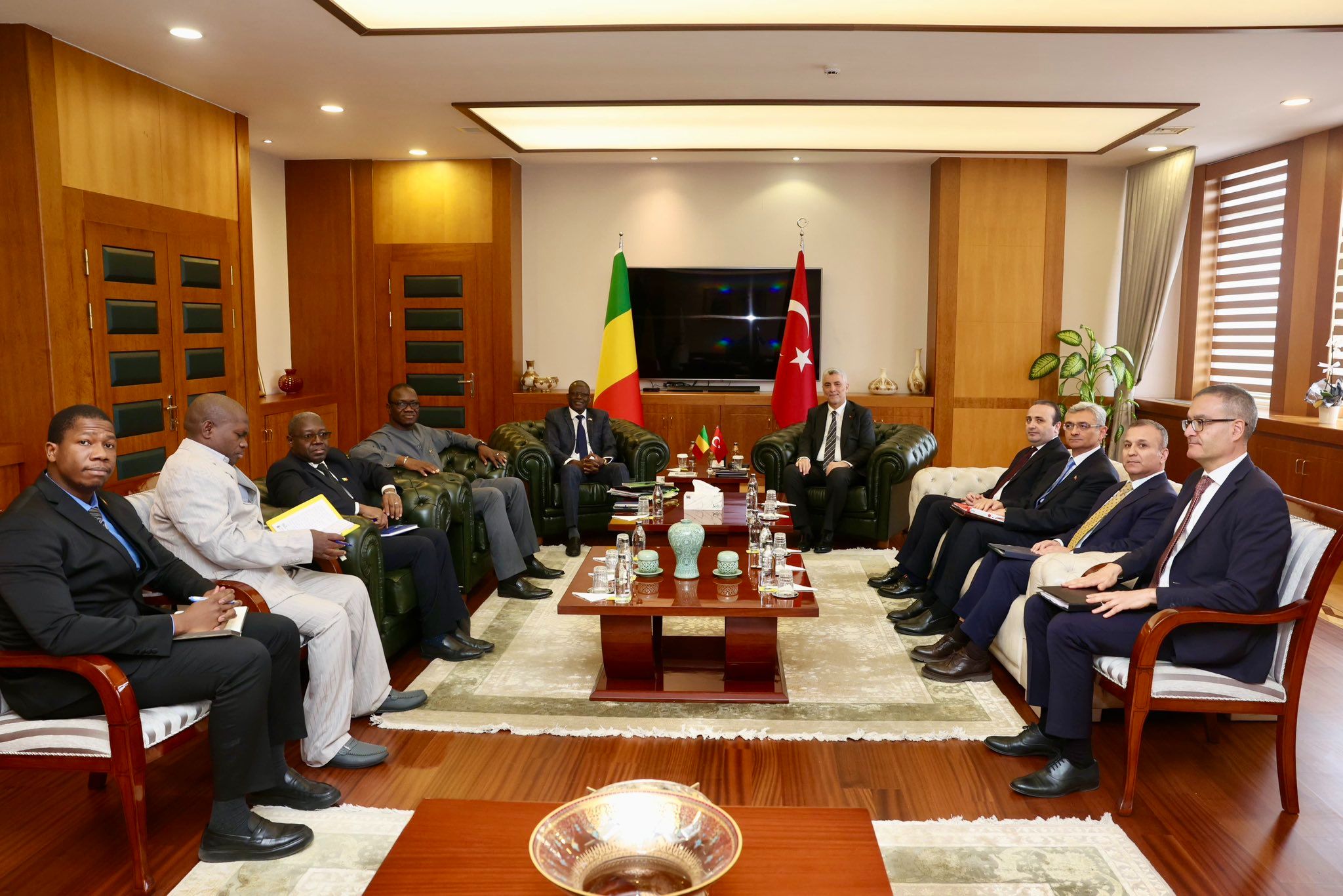 Türkiye'nin Mali hedefi 500 milyon dolar ticaret hacmi - 1. Resim