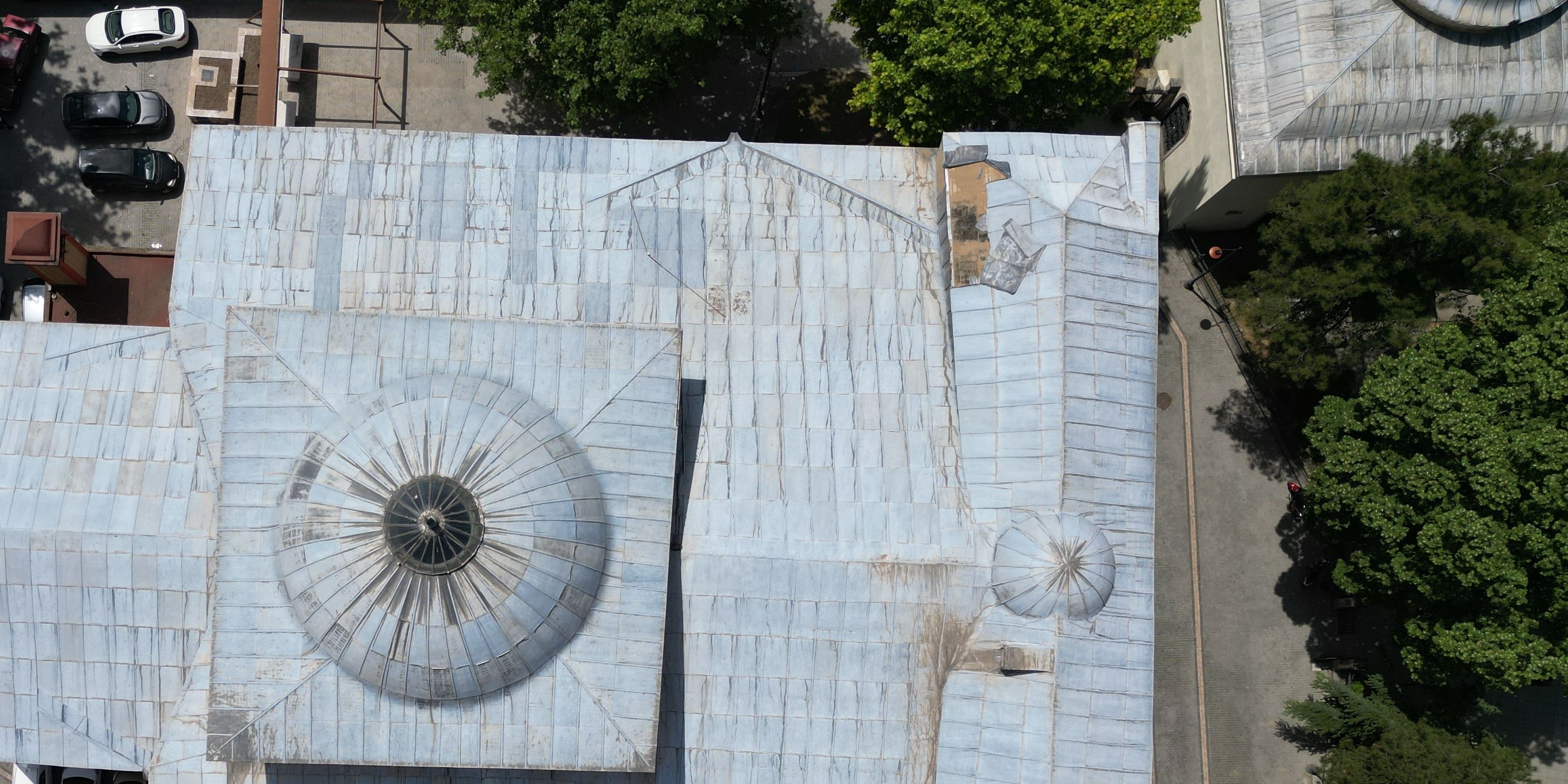 Bakımsızlıktan kendi haline terk edildi! 6,5 asırlık Hüdavendigar Camii kurtarılmayı bekliyor Bakımsızlıktan kendi haline terk edildi! 6,5 asırlık Hüdavendigar Camii kurtarılmayı bekliyor - 2. Resim