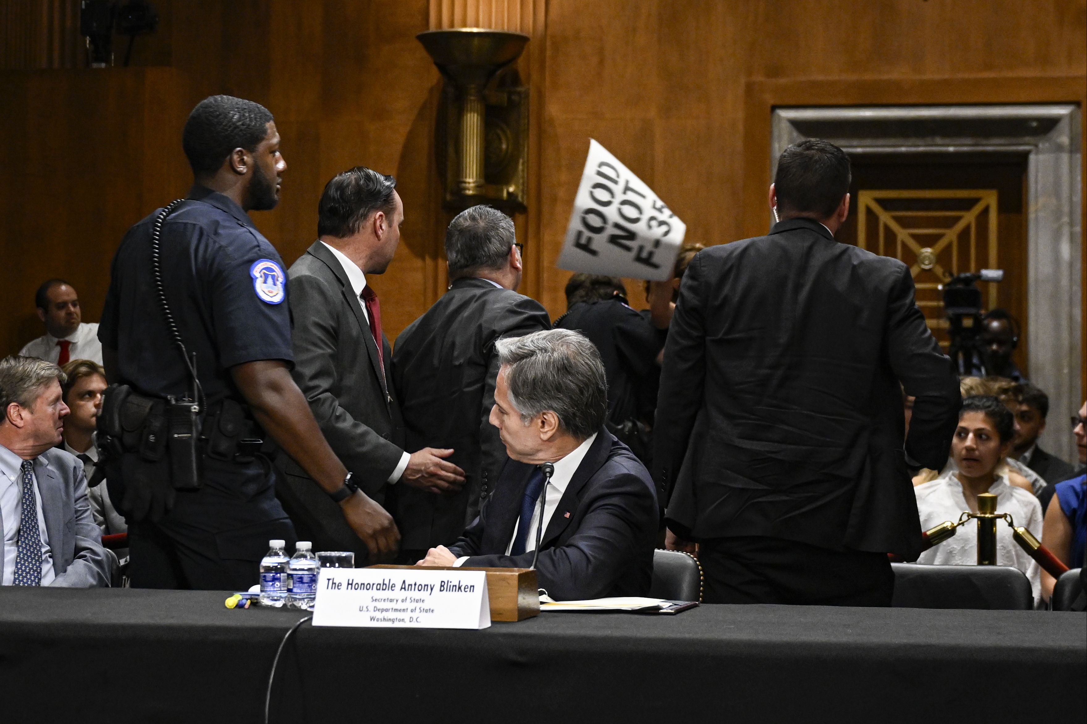 Blinken'i İsrail'i desteklediğine pişman etti! Canlı yayında haykırdı: Gazze kasabı - 1. Resim