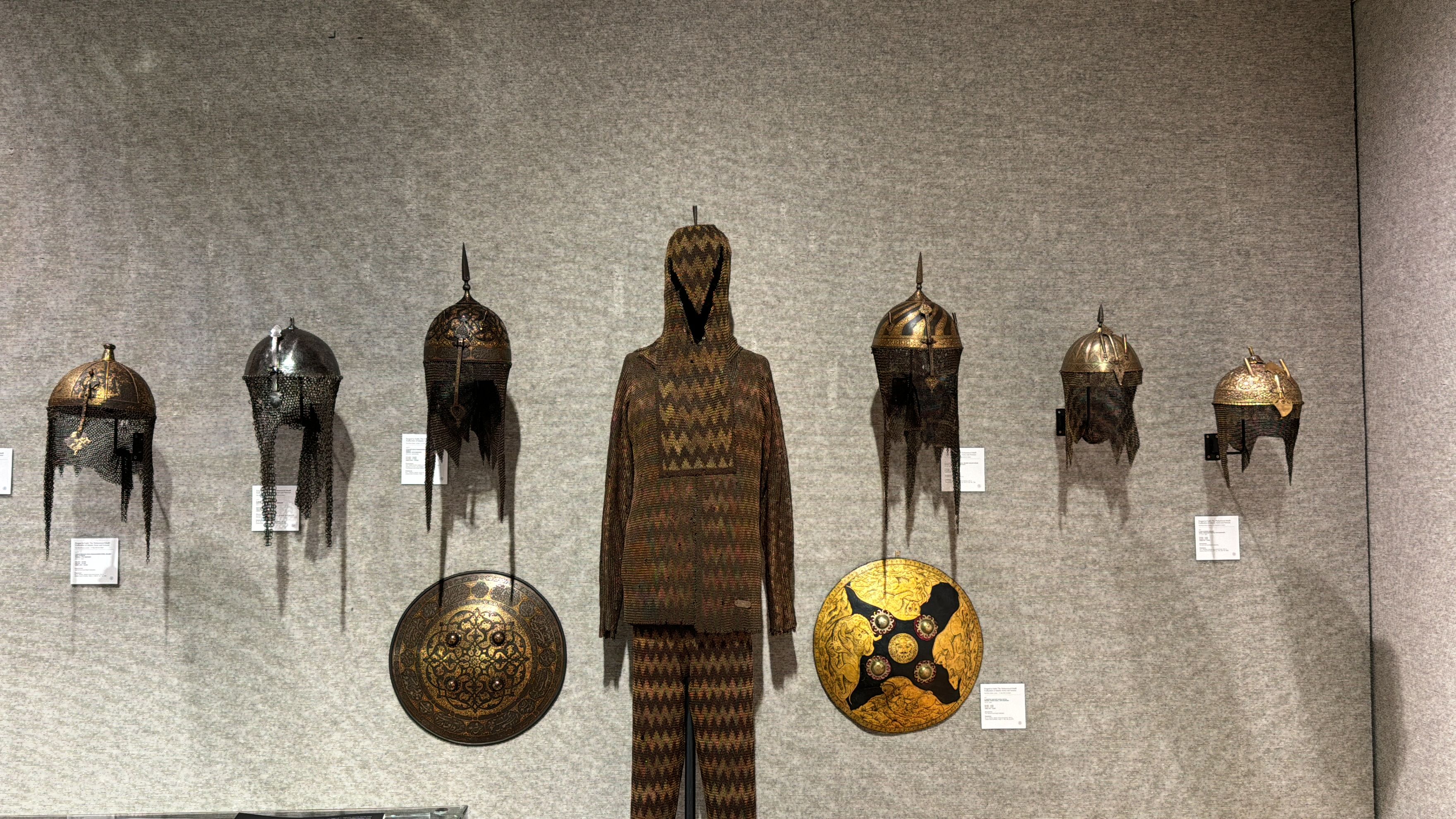 Fatih Sultan Mehmed'in 'tılsımlı' denilen madalyonu satıldı Değeri 81 milyar lira! Fatih Sultan Mehmed'in 'tılsımlı' denilen madalyonu satılıyor - 3. Resim