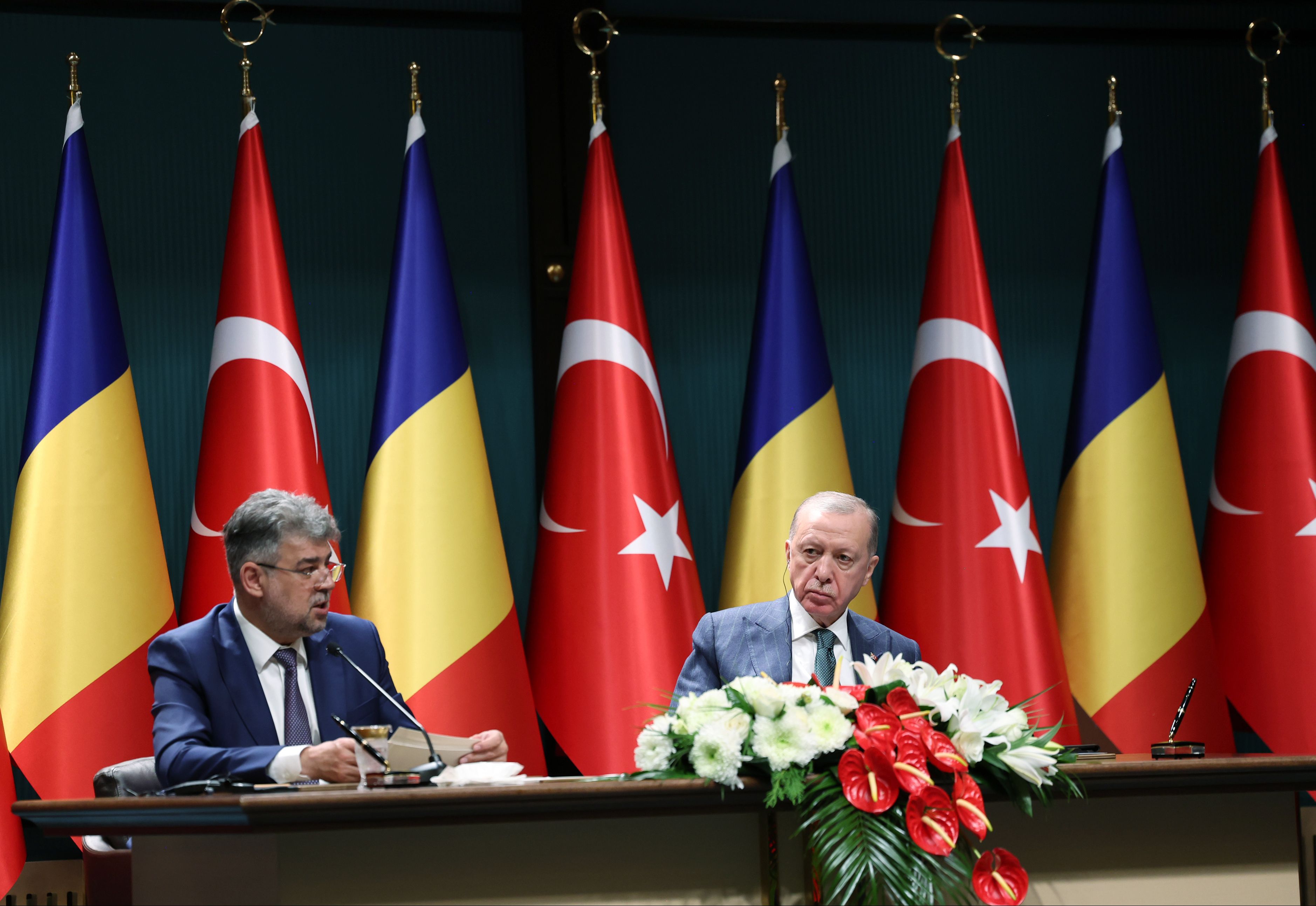 Erdoğan, Ciolacu ile ortak basın toplantısında konuştu: Romanya ile ticarette hedef 15 milyar dolar Erdoğan, Ciolacu ile ortak basın toplantısında konuştu: Romanya ile ticarette hedef 15 milyar dolar - 2. Resim