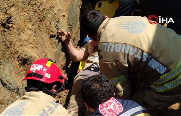 İstanbul Tuzla'daki sanayi sitesinde toprak kayması! 2 işçi hastaneye kaldırıldı - 3. Resim