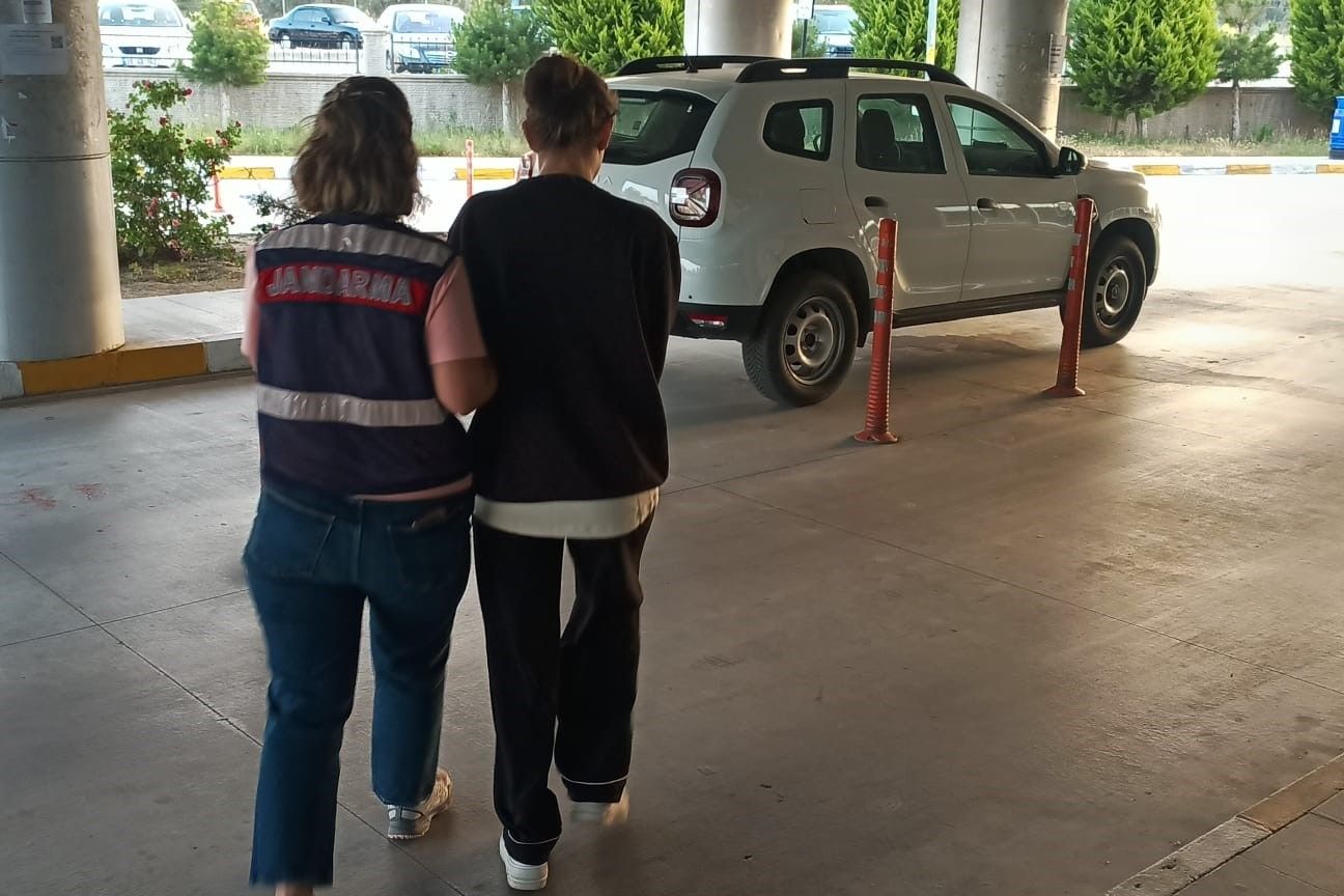 İzmir merkezli terör operasyonu! Jandarmadan DHKP-C ve MLKP terör örgütlerine operasyon İzmir merkezli terör operasyonu! Jandarmadan DHKP-C ve MLKP terör örgütlerine operasyon - 1. Resim