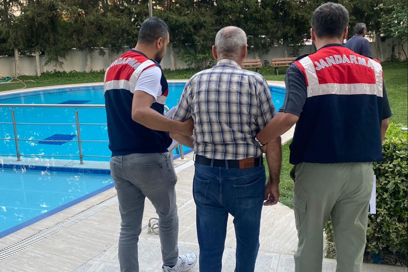 İzmir merkezli terör operasyonu! Jandarmadan DHKP-C ve MLKP terör örgütlerine operasyon İzmir merkezli terör operasyonu! Jandarmadan DHKP-C ve MLKP terör örgütlerine operasyon - 3. Resim