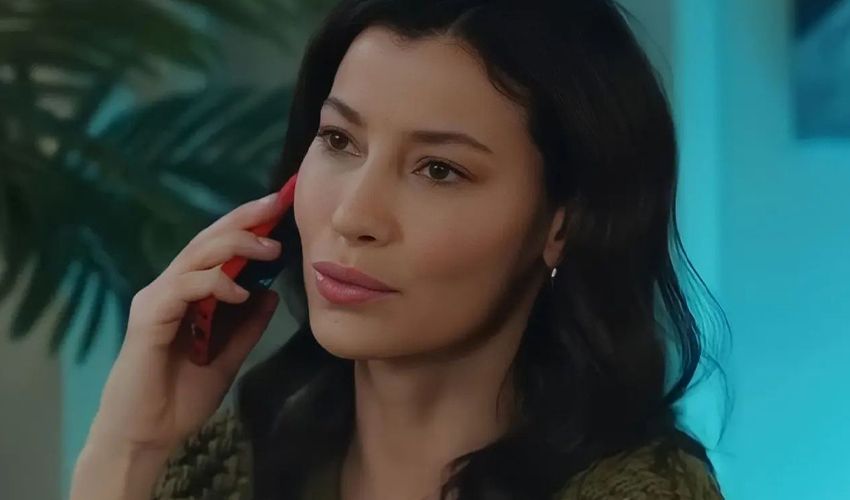 Kızılcık Şerbeti oyuncusu Müjde Uzman ‘Tükendim’ diyerek isyan etti, paylaşımlarıyla sevenlerini korkuttu - 1. Resim