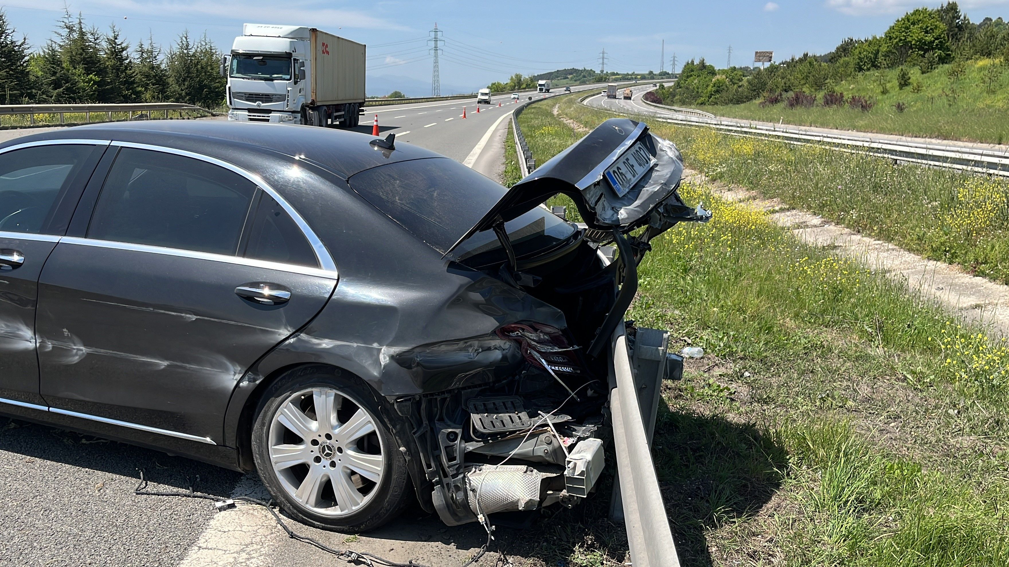 Yusuf Tekin’in makam aracı kaza yaptı! Sağlık durumu ve son durum Milli Eğitim Bakanı Yusuf Tekin’in makam aracı kaza yaptı! Sağlık durumu ve son durum - 1. Resim