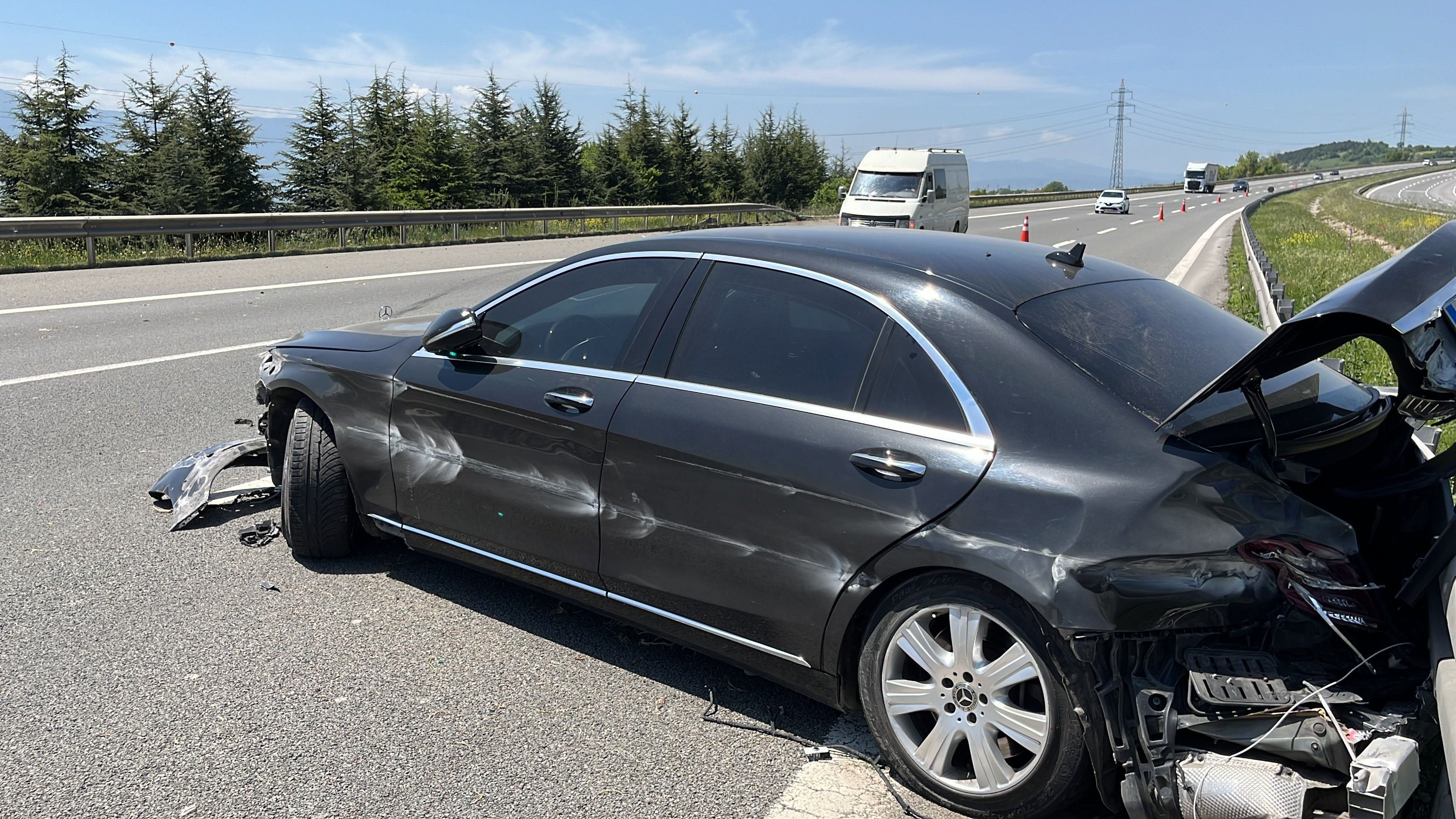 Yusuf Tekin’in makam aracı kaza yaptı! Sağlık durumu ve son durum Milli Eğitim Bakanı Yusuf Tekin’in makam aracı kaza yaptı! Sağlık durumu ve son durum - 4. Resim