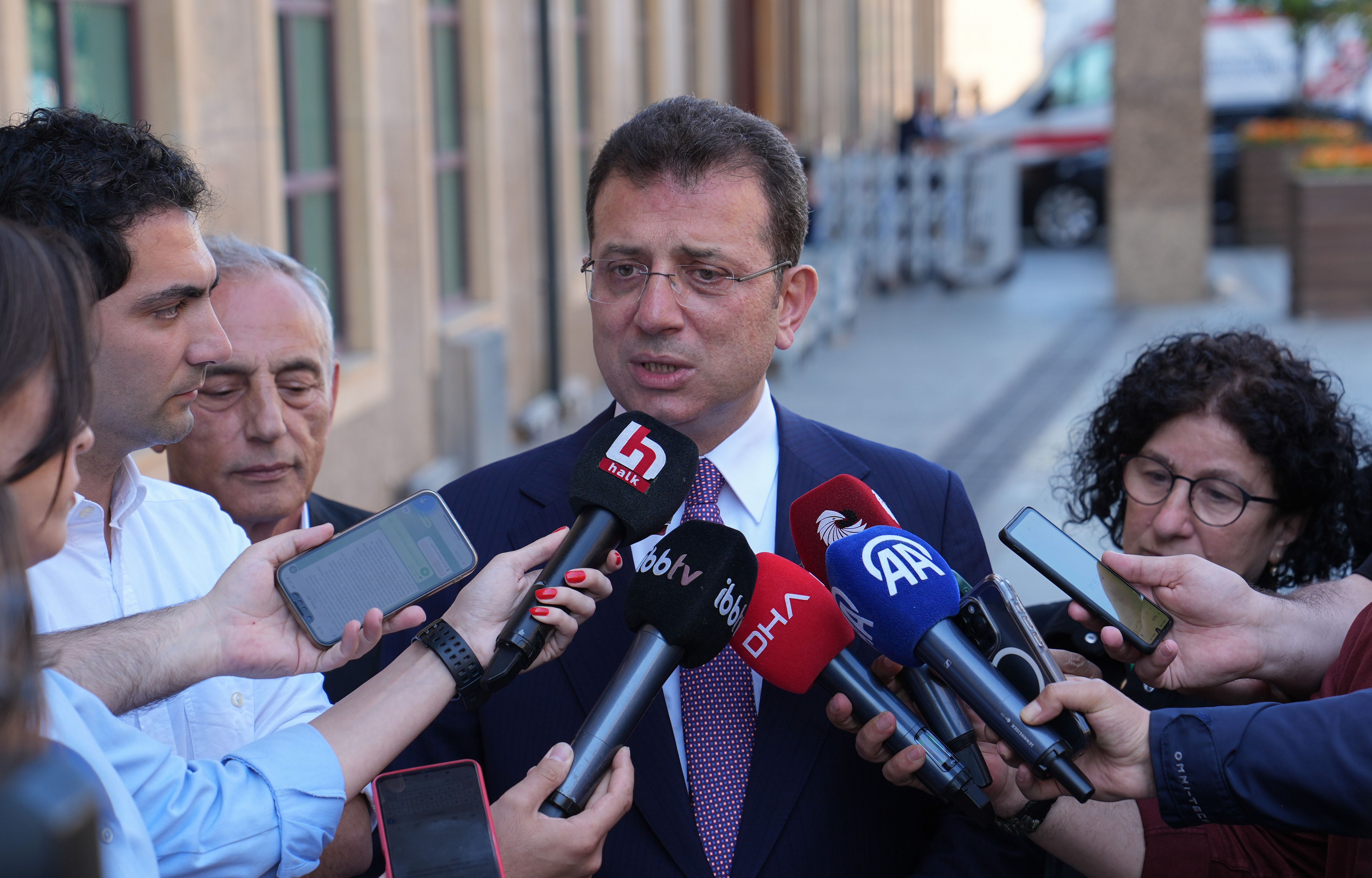 Roma'da kaldıkları otelin fiyatı dudak uçuklatmıştı! İmamoğlu'ndan tepkilere cevap Roma'da kaldıkları otelin fiyatı dudak uçuklatmıştı! İmamoğlu'ndan tepkilere cevap - 1. Resim