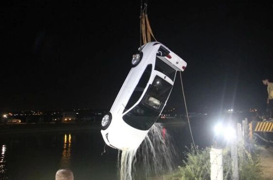 Aracı kanala sürerek ailesinin ölümüne neden olan şahıs için 6 kez ağırlaştırılmış müebbet talebi Şanlıurfa’da aracı sulama kanalına sürdüğü öne sürülen sanık için 6 kez ağırlaştırılmış müebbet talebi - 2. Resim