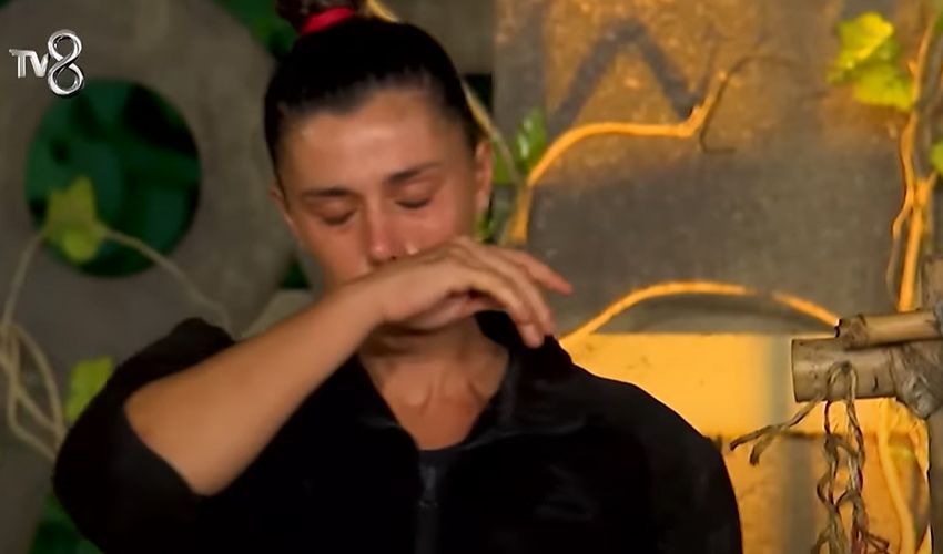 Survivor’da gözyaşı dolu eleme: ‘Gerçekten tükendim’ diyerek adaya veda etti - 3. Resim