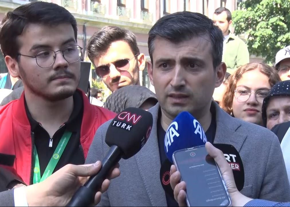 AKINCI&rsquo;dan rahatsız oldular... D&uuml;nya &ouml;vd&uuml;, &lsquo;Yeminli Muhalifler&rsquo; &uuml;z&uuml;ld&uuml; - 2. Resim