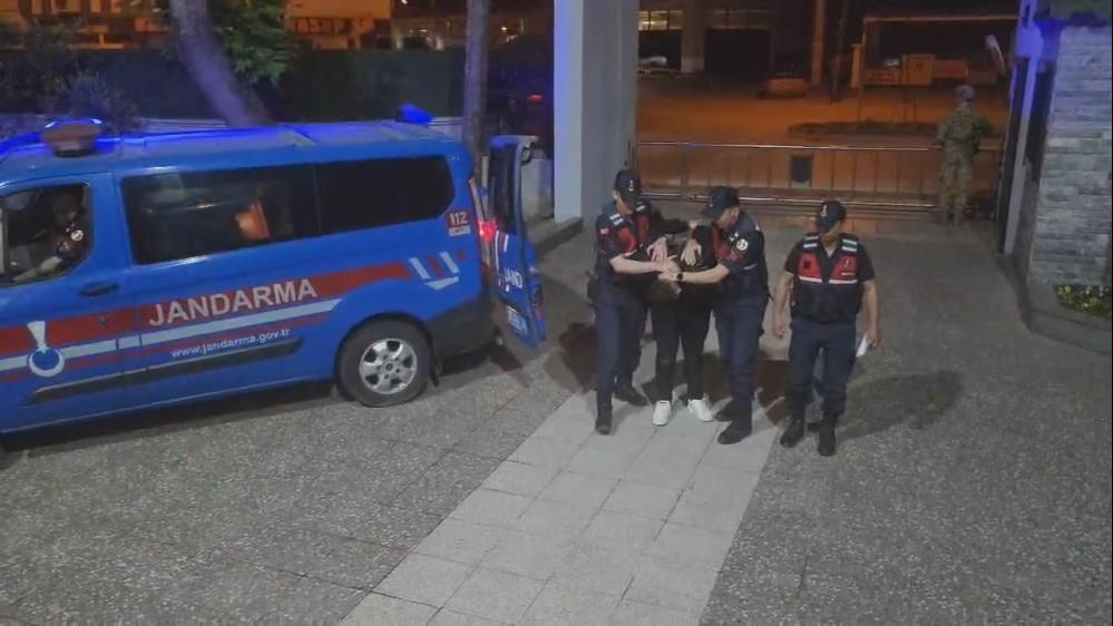 Bursa'da taksiciyi 20 yerinden bıçaklayan saldırgandan ilginç kaçış planı Bursa'da taksiciyi 20 yerinden bıçaklayan saldırgandan ilginç kaçış planı - 4. Resim