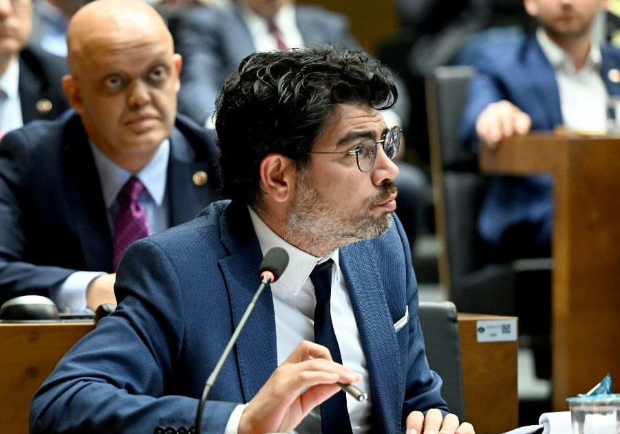 Canlı yayın konuğu Oğuz Demir İBB Plan ve Bütçe Komisyonu Başkanı olarak görev yapıyor Canlı yayın konuğu Oğuz Demir İBB Plan ve Bütçe Komisyonu Başkanı olarak görev yapıyor - 2. Resim