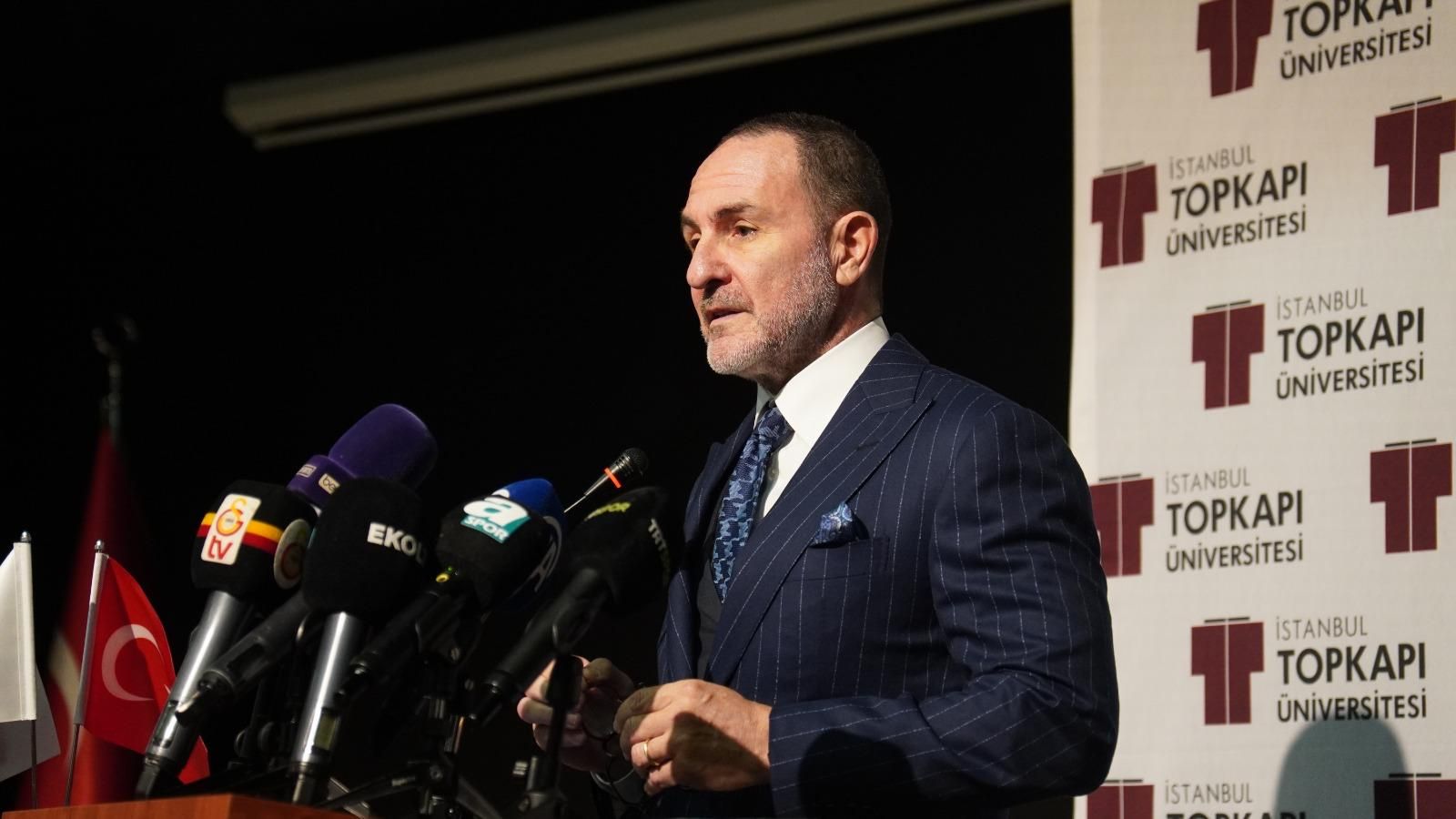 İstanbul Topkapı Üniversitesi öğrencilerinden, Galatasaray Spor Kulübü Başkanı Dursun Özbek’e “Yılın Spor Yöneticisi” ödülü! İstanbul Topkapı Üniversitesi Öğrencilerinden, Galatasaray Spor Kulübü Başkanı Dursun Özbek’e “Yılın Spor Yöneticisi” Ödülü - 4. Resim