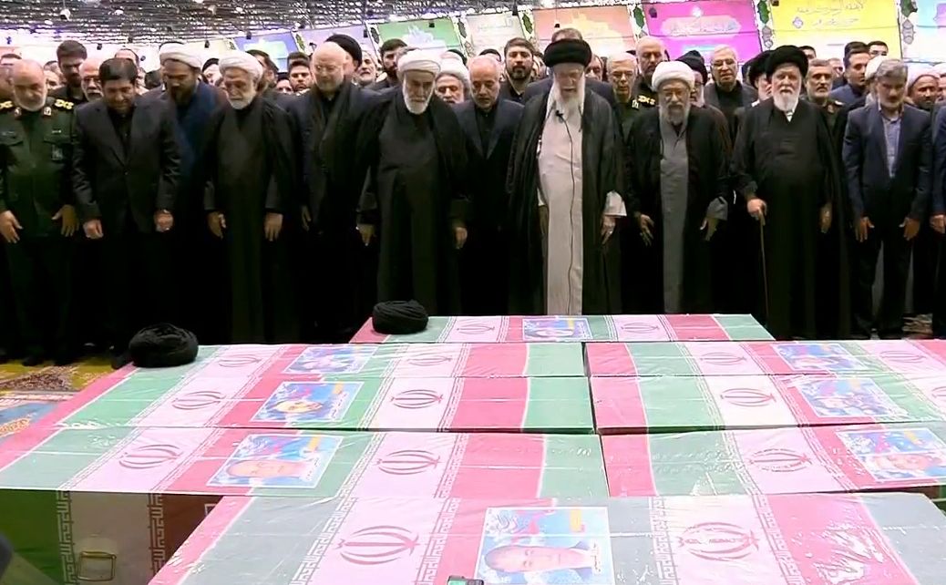 Reisi için Tahran'da cenaze töreni! Hamaney ve üst düzey isimler katılıyor - 4. Resim